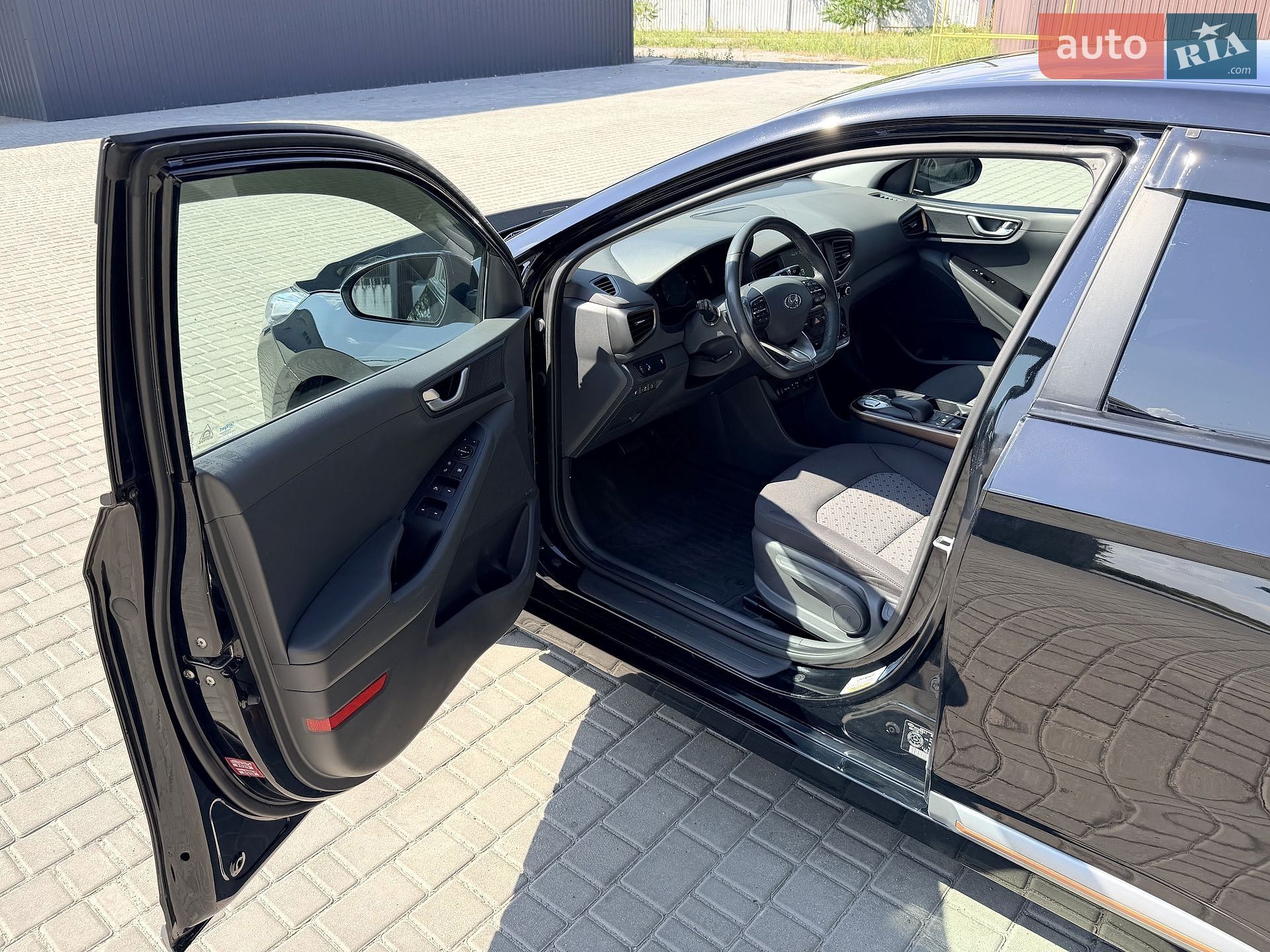 Hyundai Ioniq 2017 VIN KMHC85LH4HU011412 фото оголошення 30 з 67