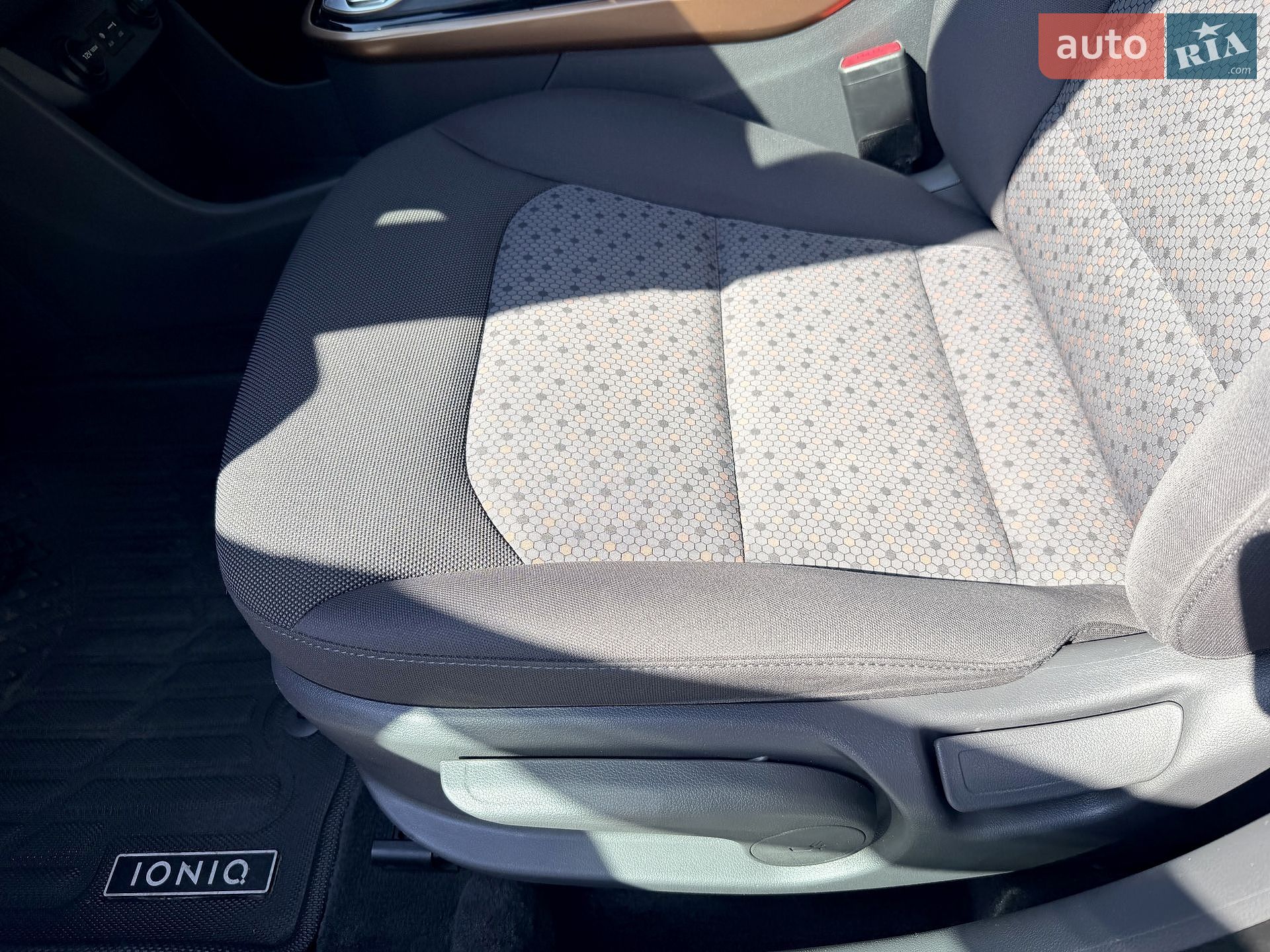 Hyundai Ioniq 2017 VIN KMHC85LH4HU011412 фото оголошення 35 з 67