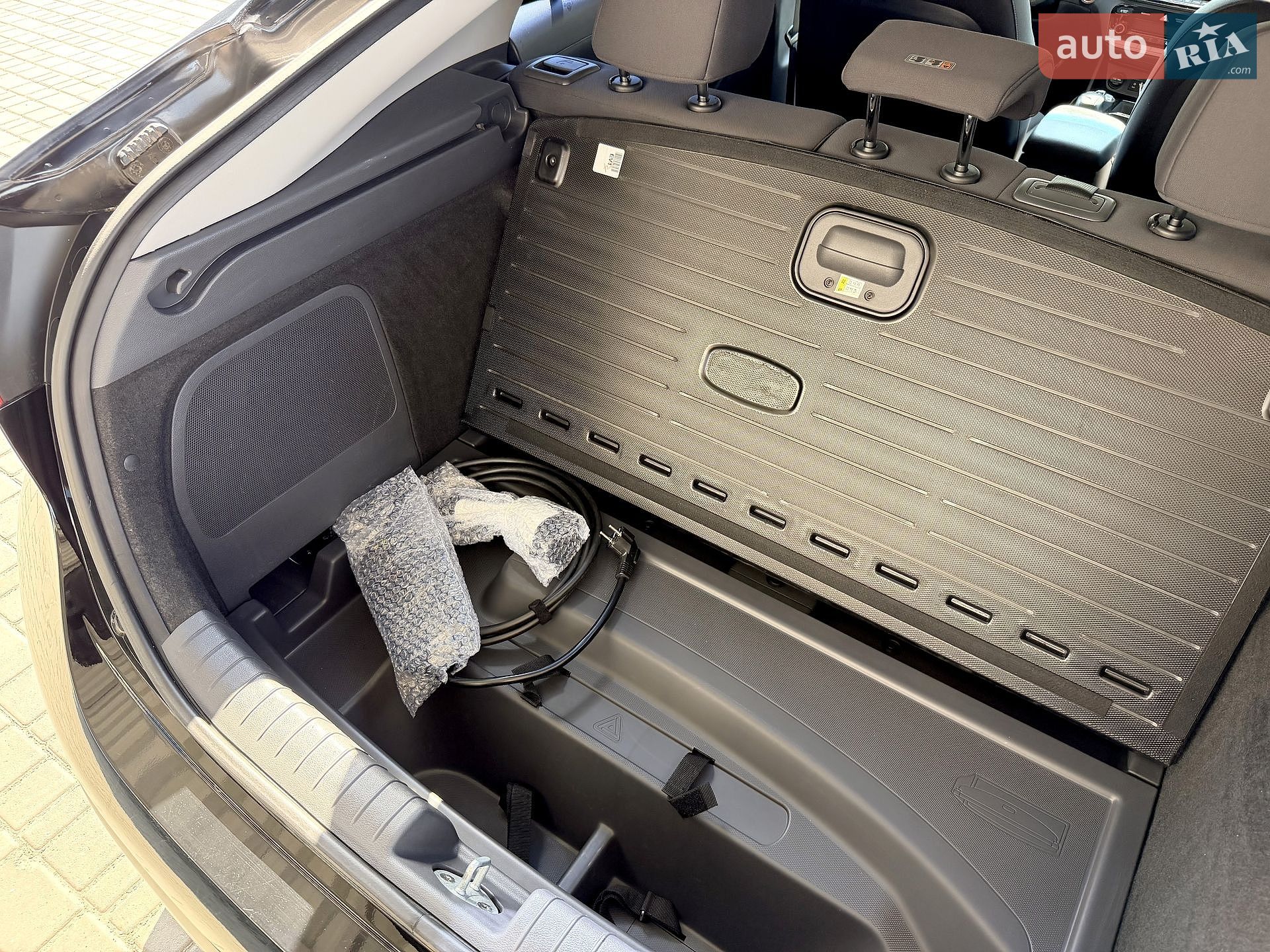Hyundai Ioniq 2017 VIN KMHC85LH4HU011412 фото оголошення 64 з 67