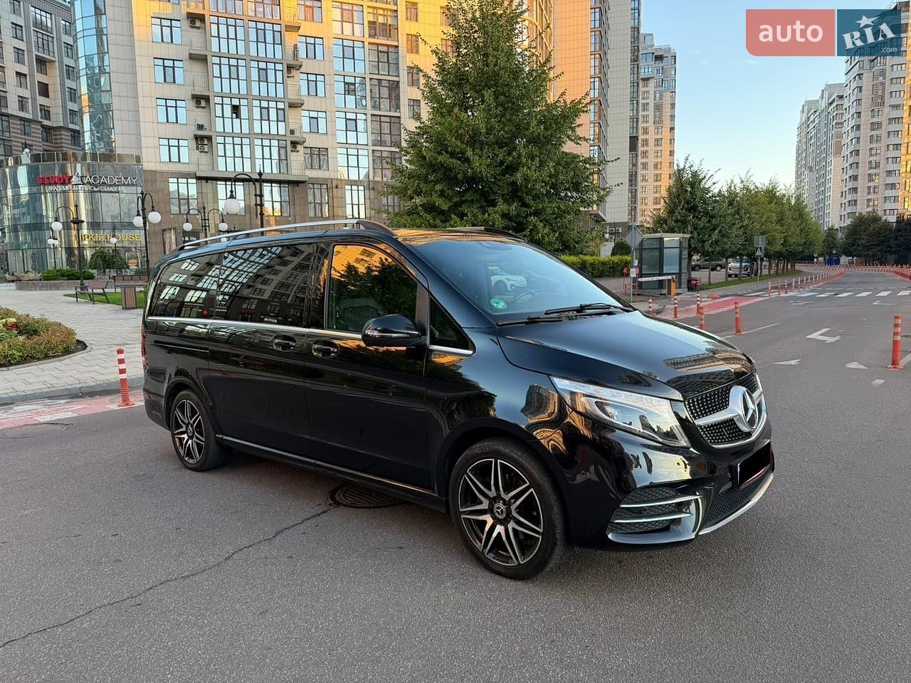 Mercedes-Benz V-Class 2019 VIN WDF44781313633550 фото оголошення 3 з 26