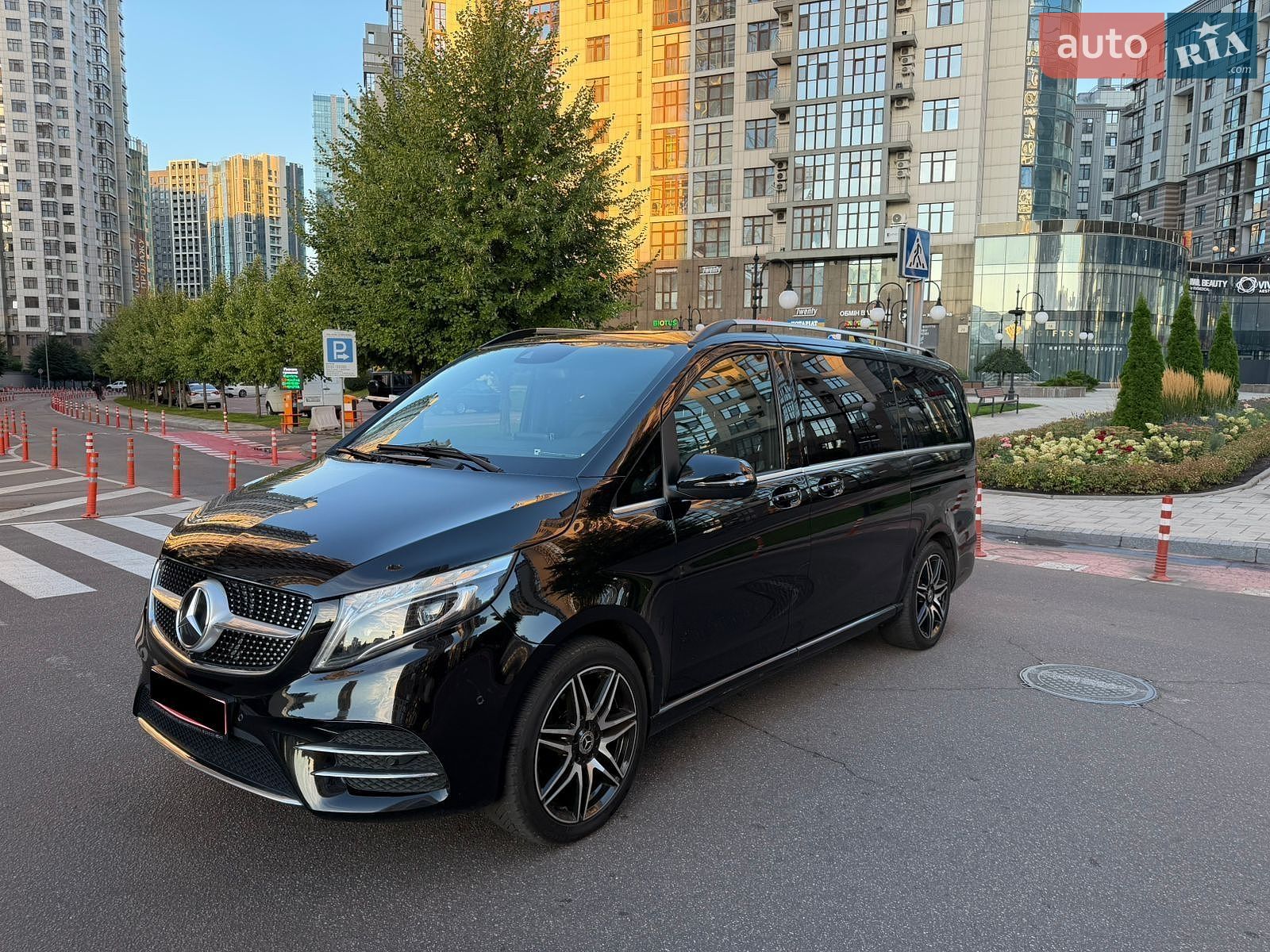 Mercedes-Benz V-Class 2019 VIN WDF44781313633550 фото оголошення 4 з 26