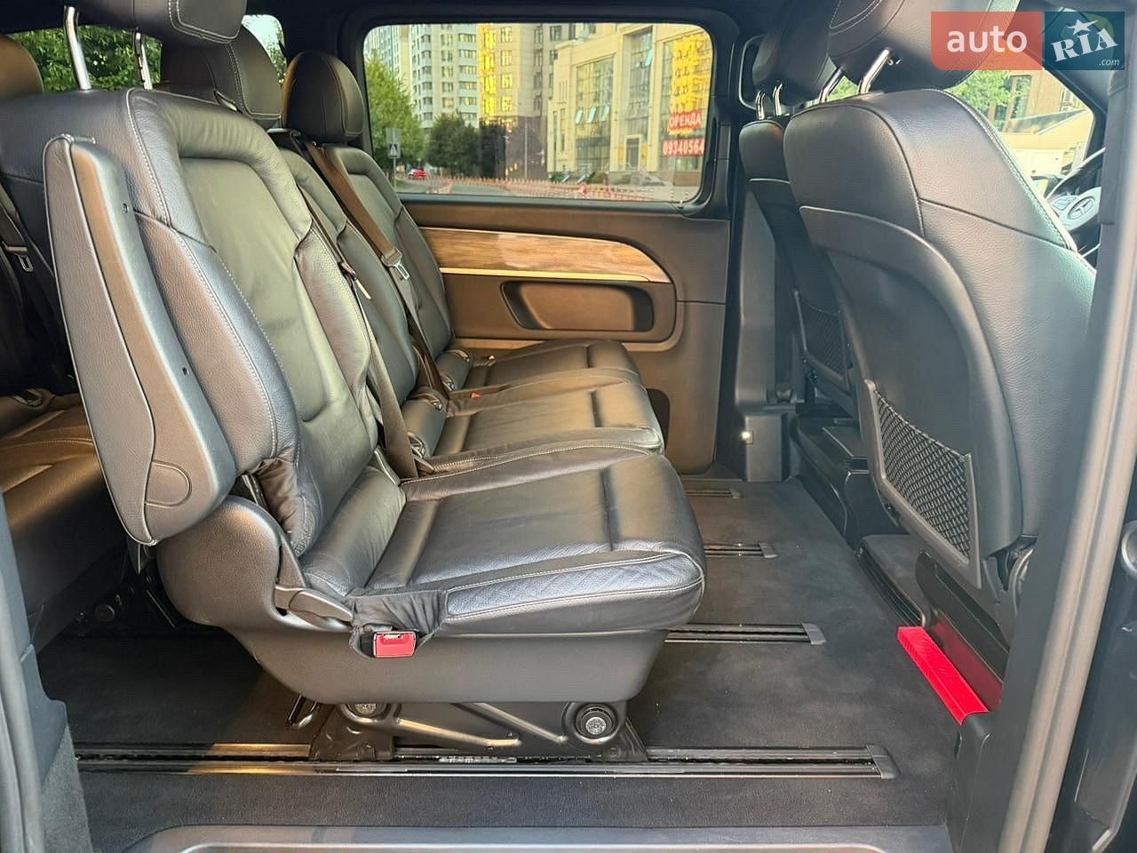 Mercedes-Benz V-Class 2019 VIN WDF44781313633550 фото оголошення 18 з 26