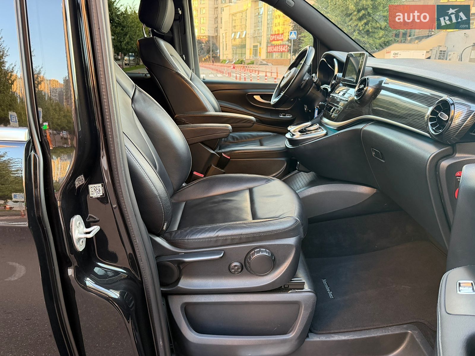 Mercedes-Benz V-Class 2019 VIN WDF44781313633550 фото оголошення 16 з 26