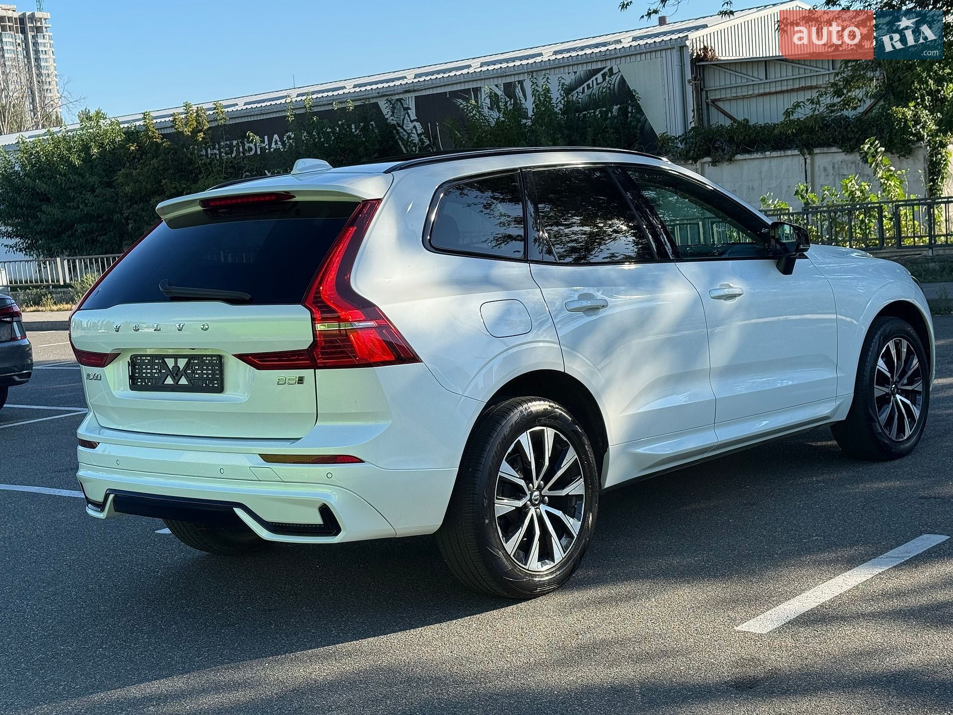 Volvo XC60 2023 VIN YV4L12RK5R1715757 фото оголошення 9 з 26