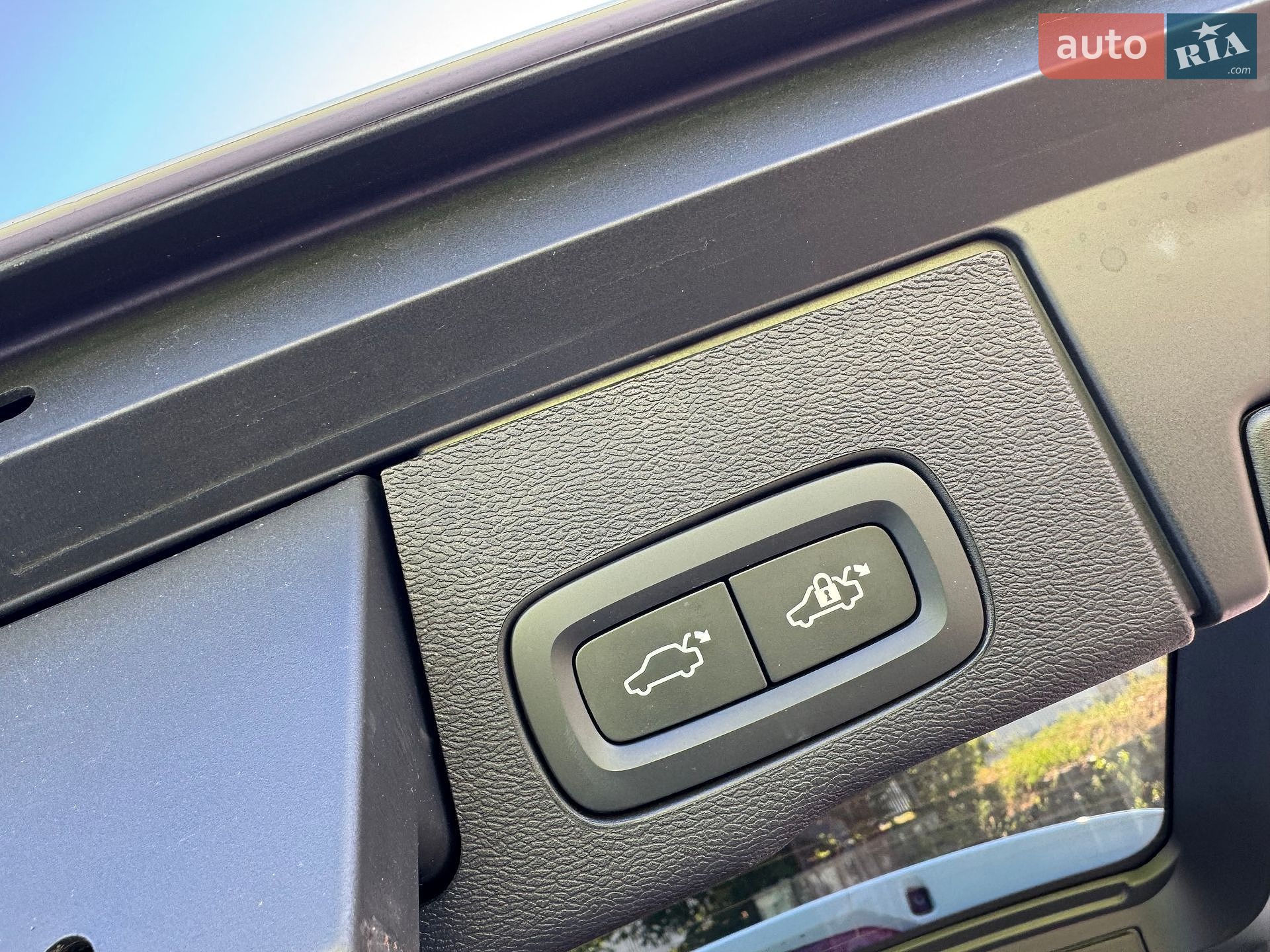 Volvo XC60 2023 VIN YV4L12RK5R1715757 фото оголошення 21 з 26