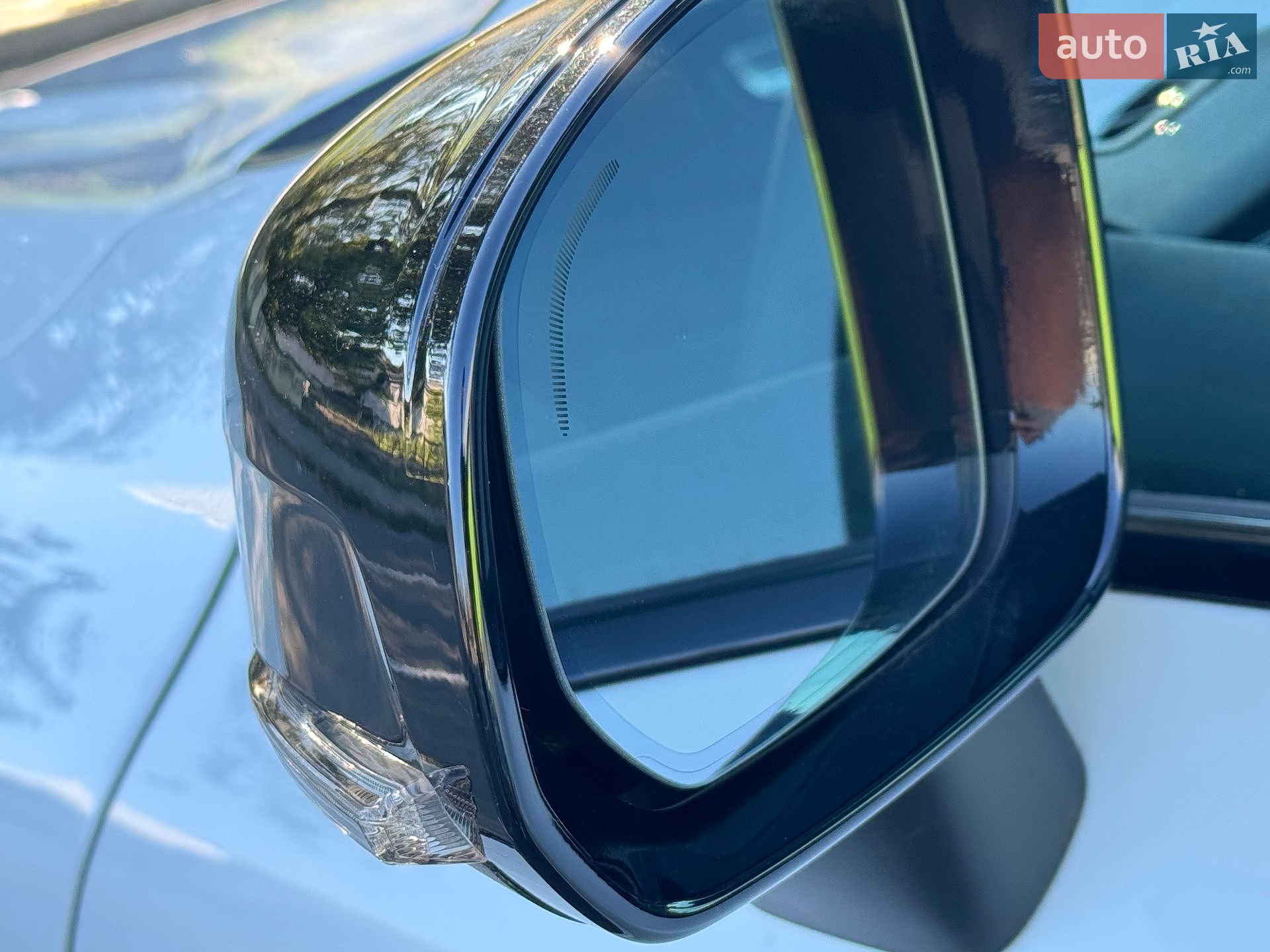 Volvo XC60 2023 VIN YV4L12RK5R1715757 фото оголошення 25 з 26