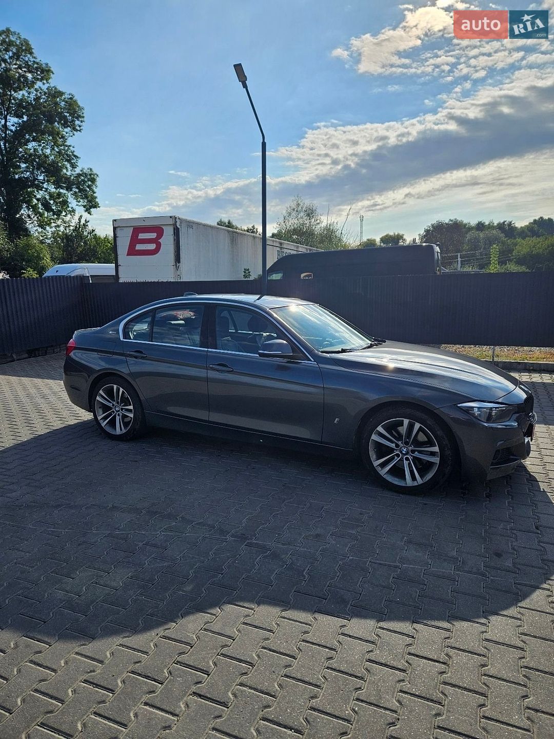 BMW 3 Series 2018 VIN WBA8E1C59JA756355 фото оголошення 19 з 27