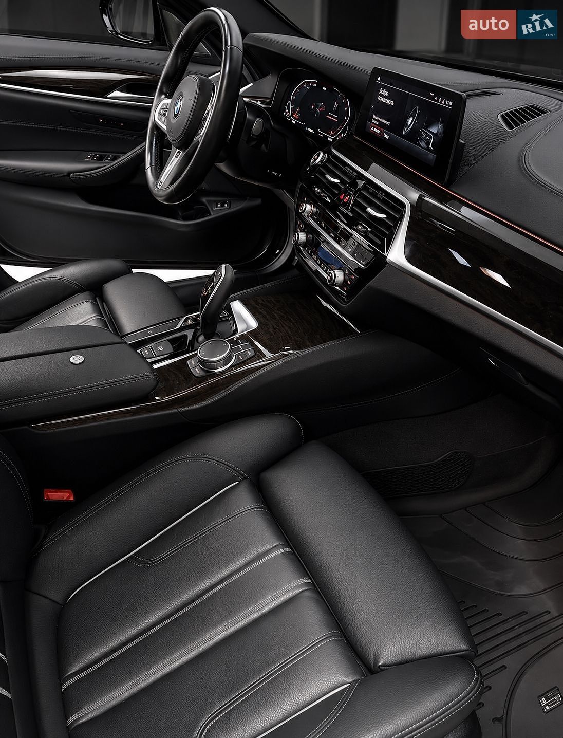BMW 5 Series 2019 VIN WBAJS3C04LCD63111 фото оголошення 4 з 6