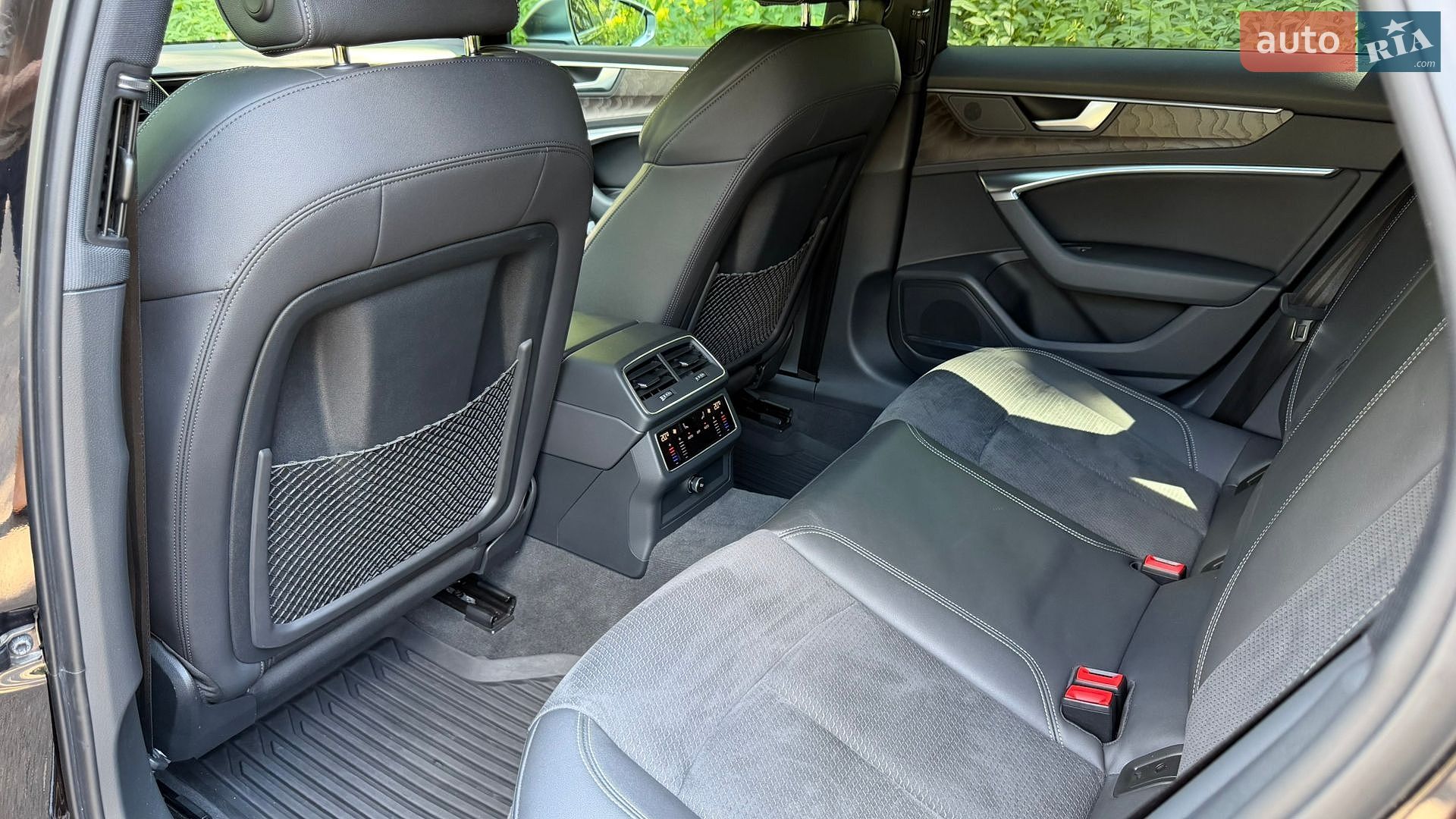 Audi S6 2022 VIN WAUZZZF27NN016634 фото оголошення 14 з 21