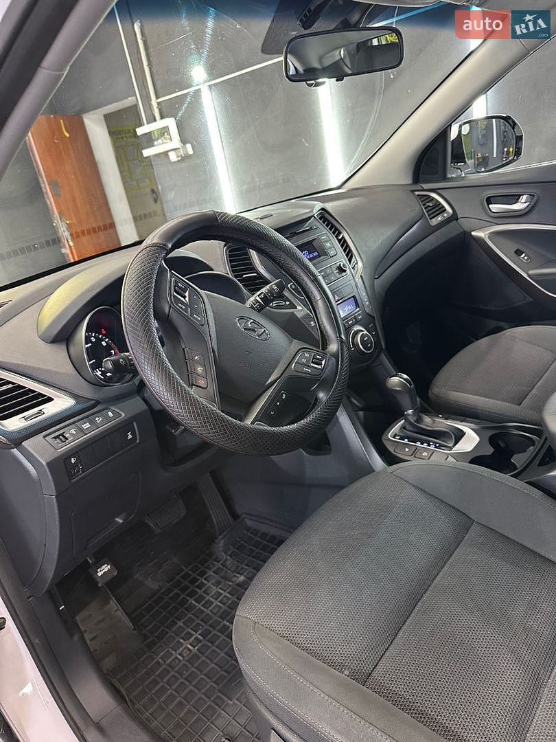 Hyundai Santa FE 2016 VIN KMHST81CDGU566666 фото оголошення 13 з 24