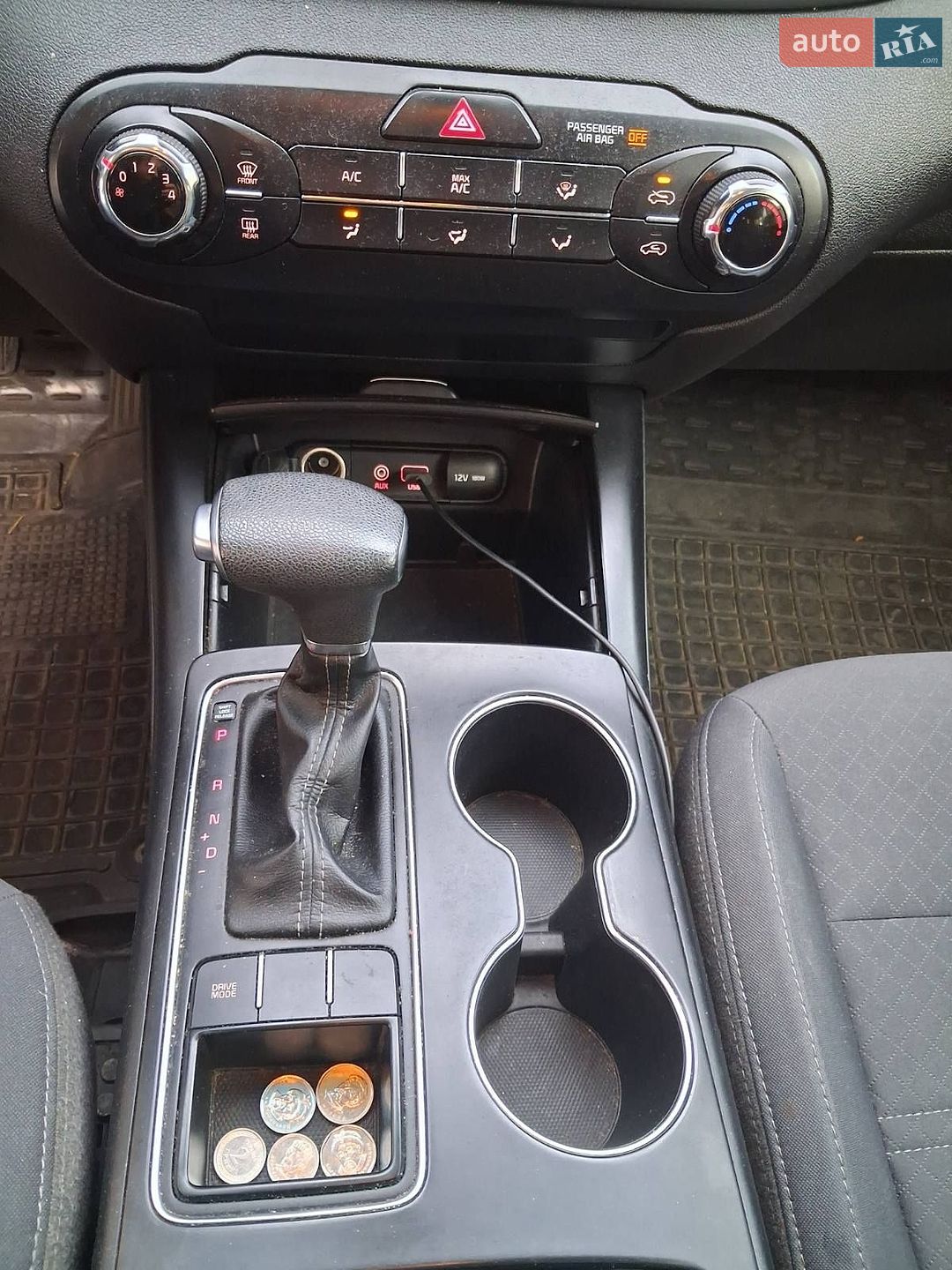Kia Sorento 2018 VIN 5XYPG4A36KG551802 фото оголошення 8 з 16