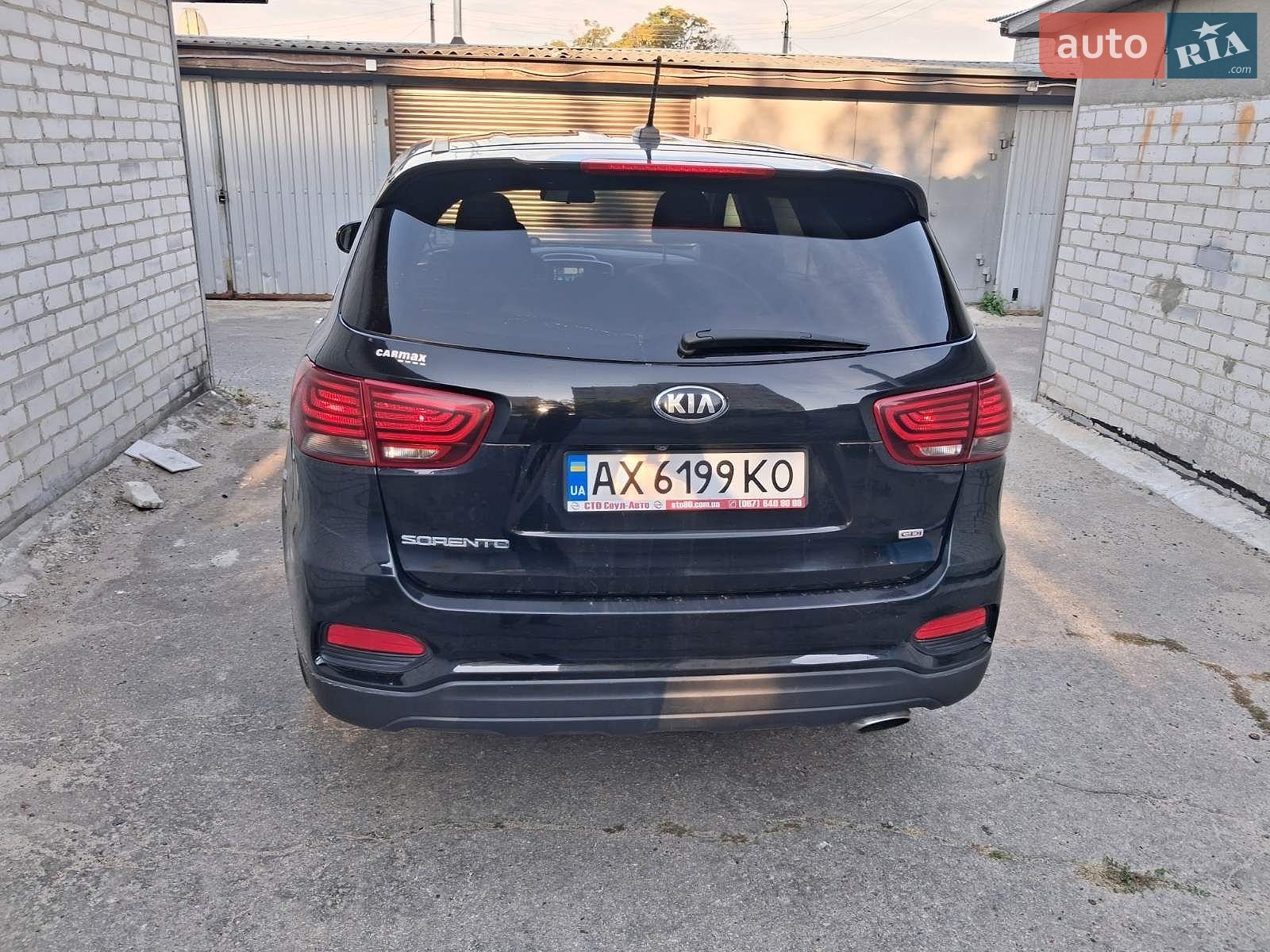 Kia Sorento 2018 VIN 5XYPG4A36KG551802 фото оголошення 4 з 16