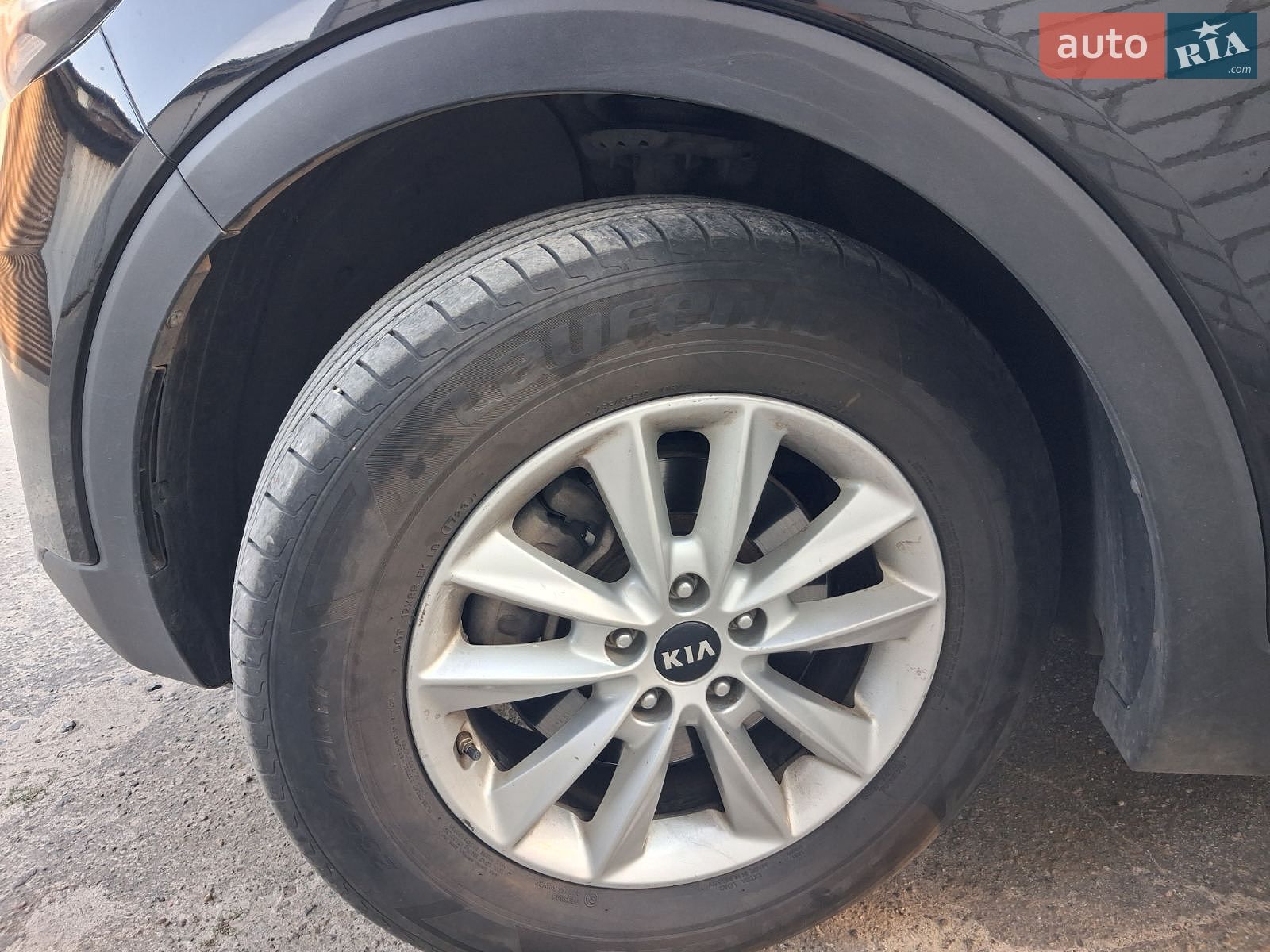 Kia Sorento 2018 VIN 5XYPG4A36KG551802 фото оголошення 13 з 16