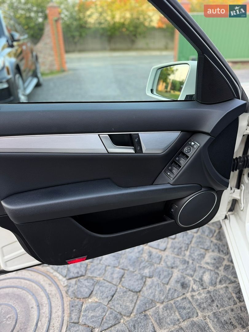 Mercedes-Benz C-Class 2012 VIN WDD2040491A717284 фото оголошення 12 з 20