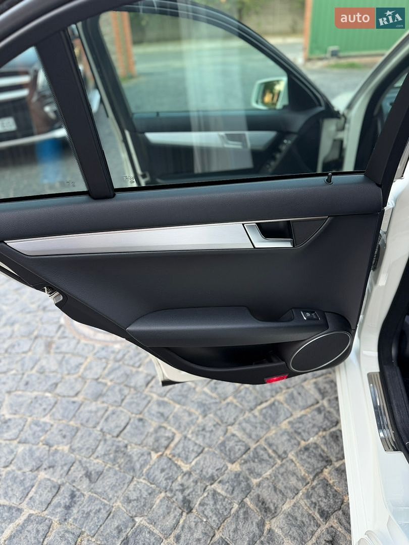 Mercedes-Benz C-Class 2012 VIN WDD2040491A717284 фото оголошення 13 з 20