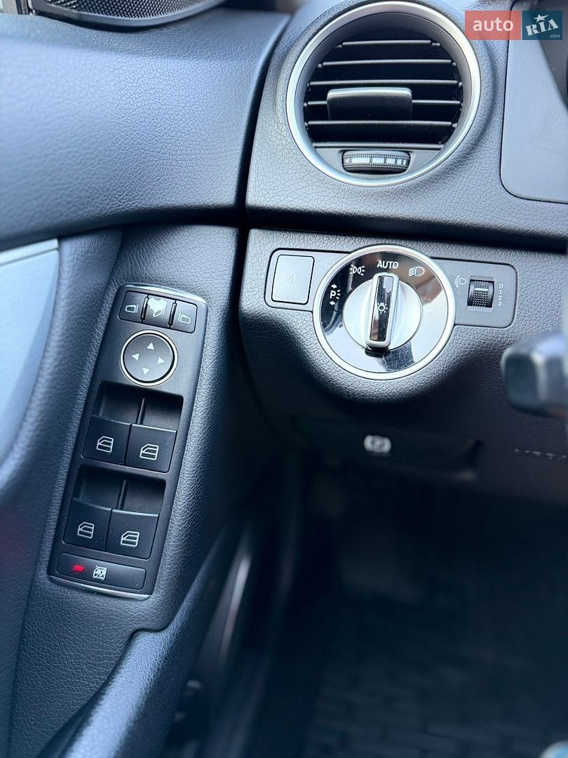 Mercedes-Benz C-Class 2012 VIN WDD2040491A717284 фото оголошення 18 з 20