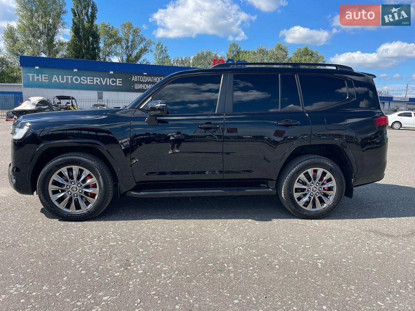 Toyota Land Cruiser 2023 VIN JTMAAABJ204041218 фото оголошення 8 з 70