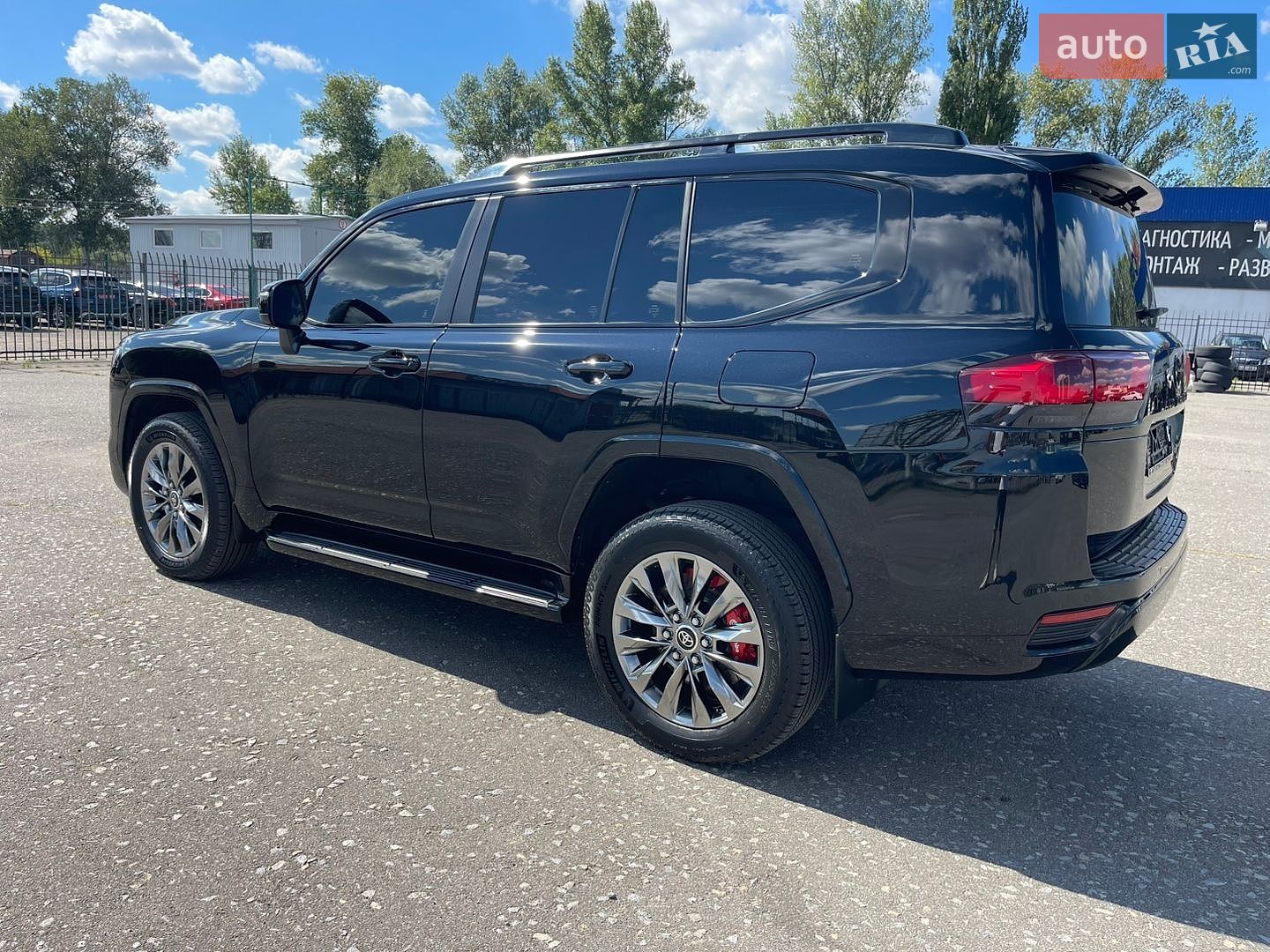 Toyota Land Cruiser 2023 VIN JTMAAABJ204041218 фото оголошення 16 з 70