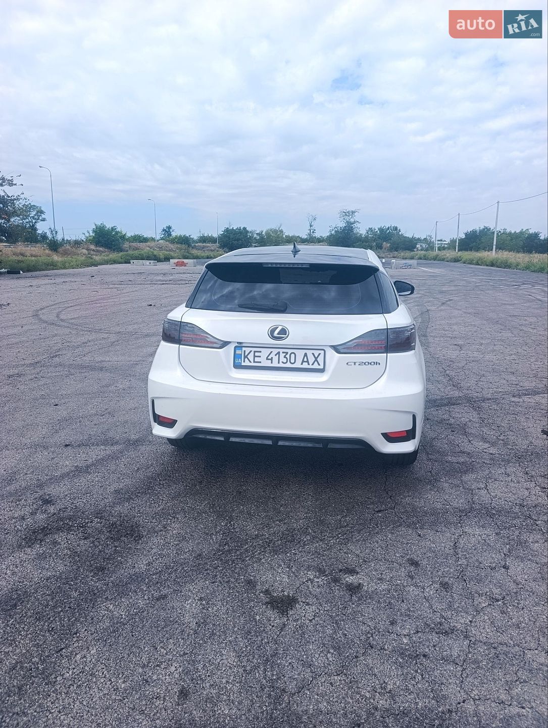 Lexus CT 2017 VIN JTHKD5BHXH2299038 фото оголошення 2 з 21