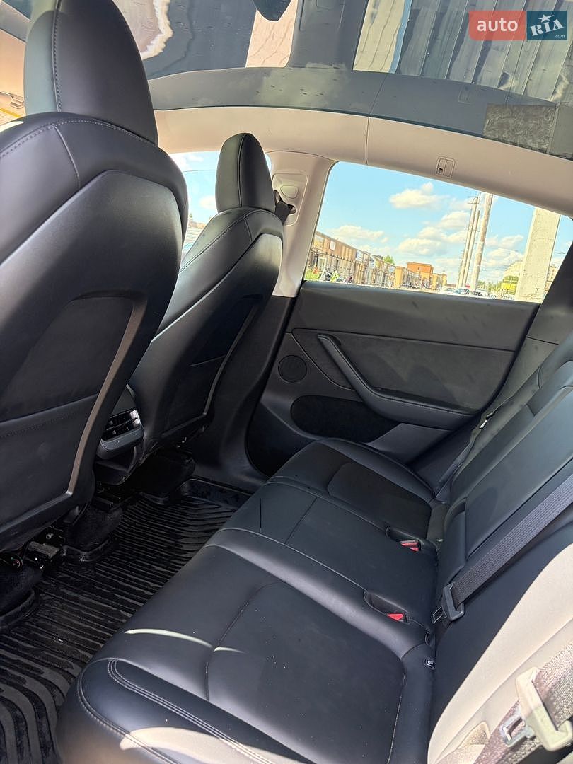 Tesla Model Y 2023 VIN LRWYGDFD4PC163417 фото оголошення 8 з 20