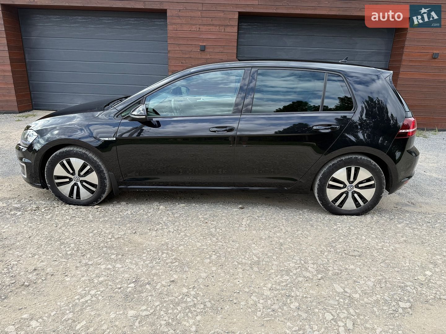 Volkswagen e-Golf 2016 VIN WVWZZZAUZGW909021 фото оголошення 2 з 27