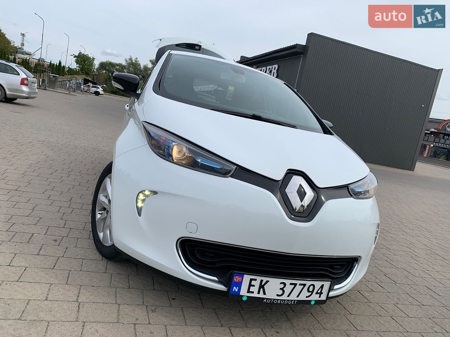 Renault Zoe 2017 VIN VF1AGVYF058627765 фото оголошення 2 з 55