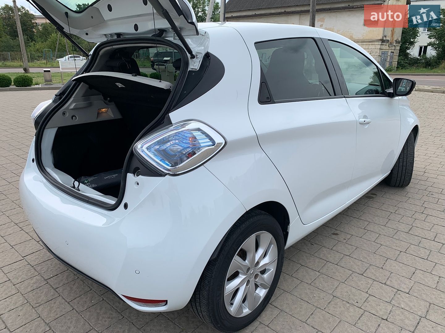 Renault Zoe 2017 VIN VF1AGVYF058627765 фото оголошення 17 з 55