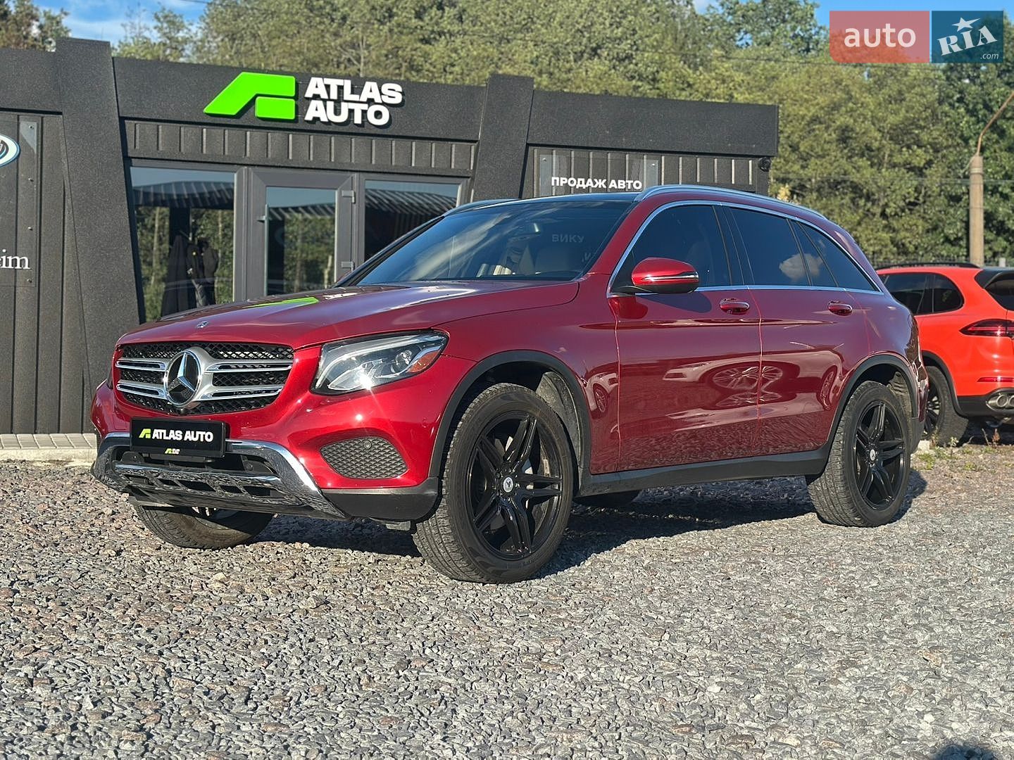 Mercedes-Benz GLC-Class 2018 VIN WDC0G4KB5JV108954 фото оголошення 3 з 26