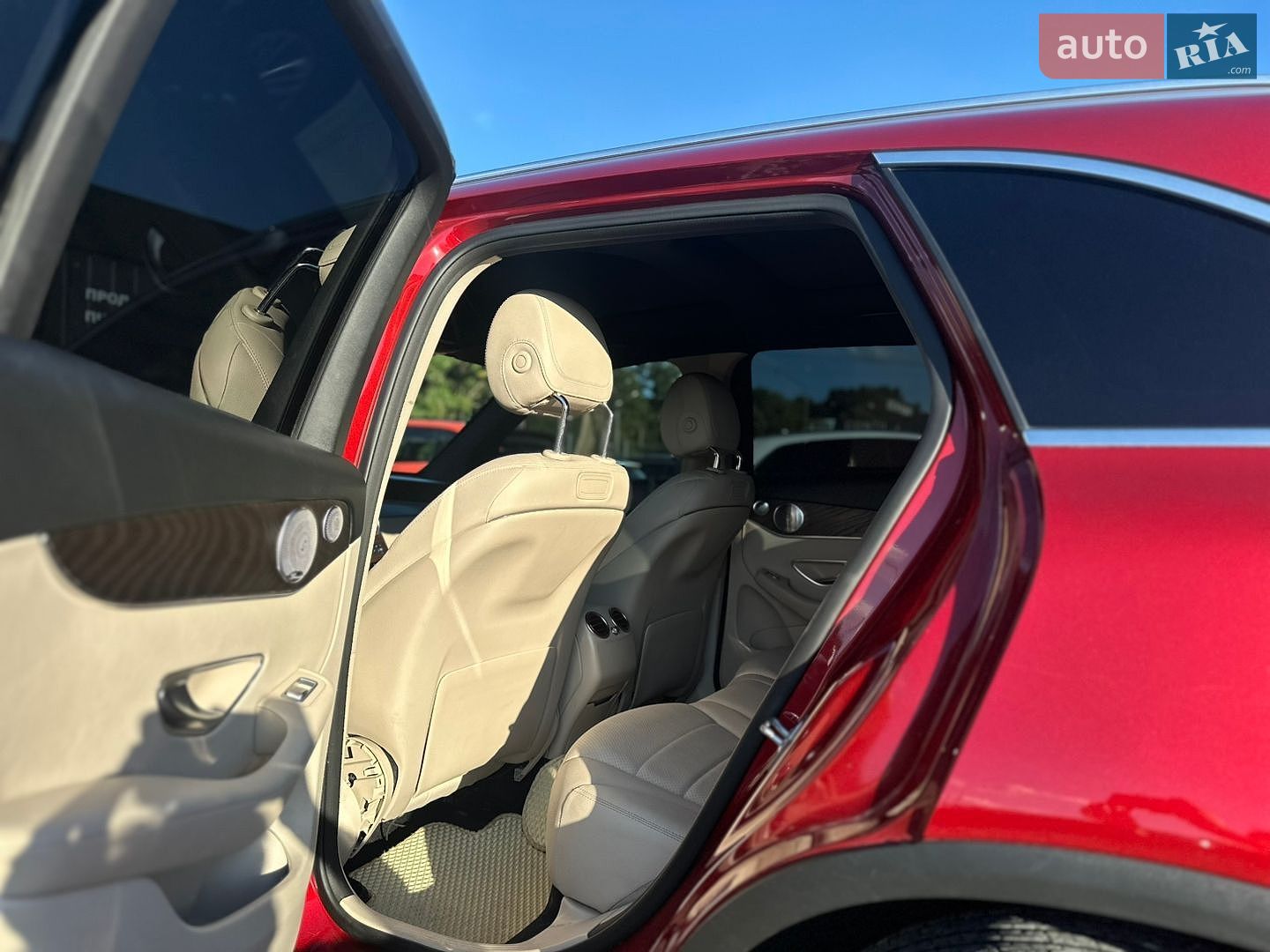 Mercedes-Benz GLC-Class 2018 VIN WDC0G4KB5JV108954 фото оголошення 22 з 26