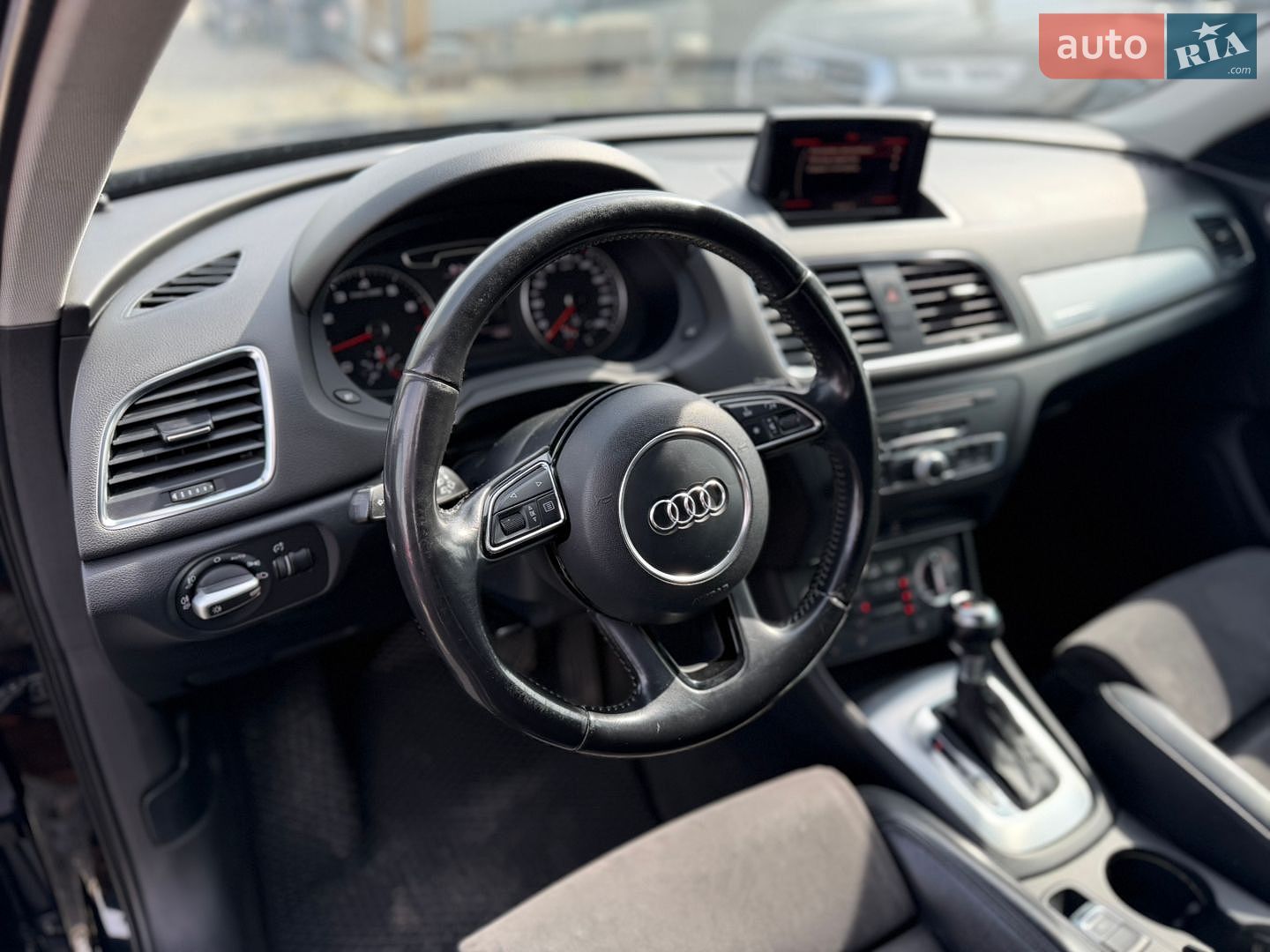 AUDI Q3 2011 VIN WAUZZZ8U6CR011963 фото оголошення 23 з 40