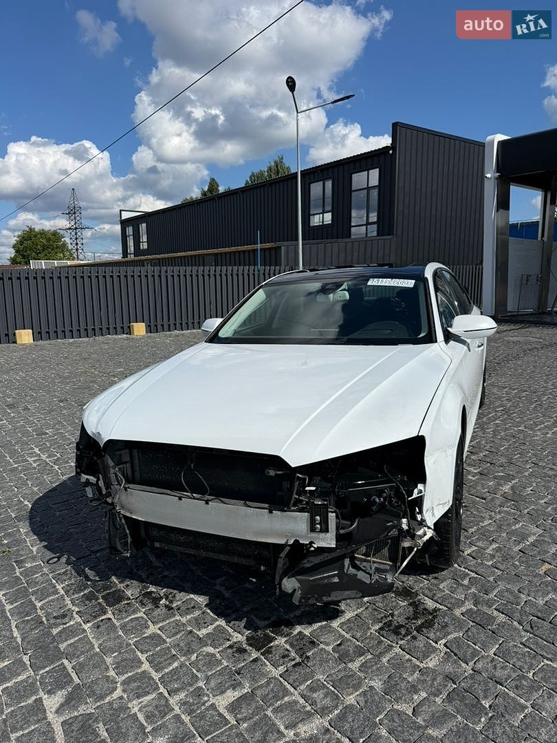 Audi A8 2017 VIN WAU44AFD6HN013868 фото оголошення 3 з 10