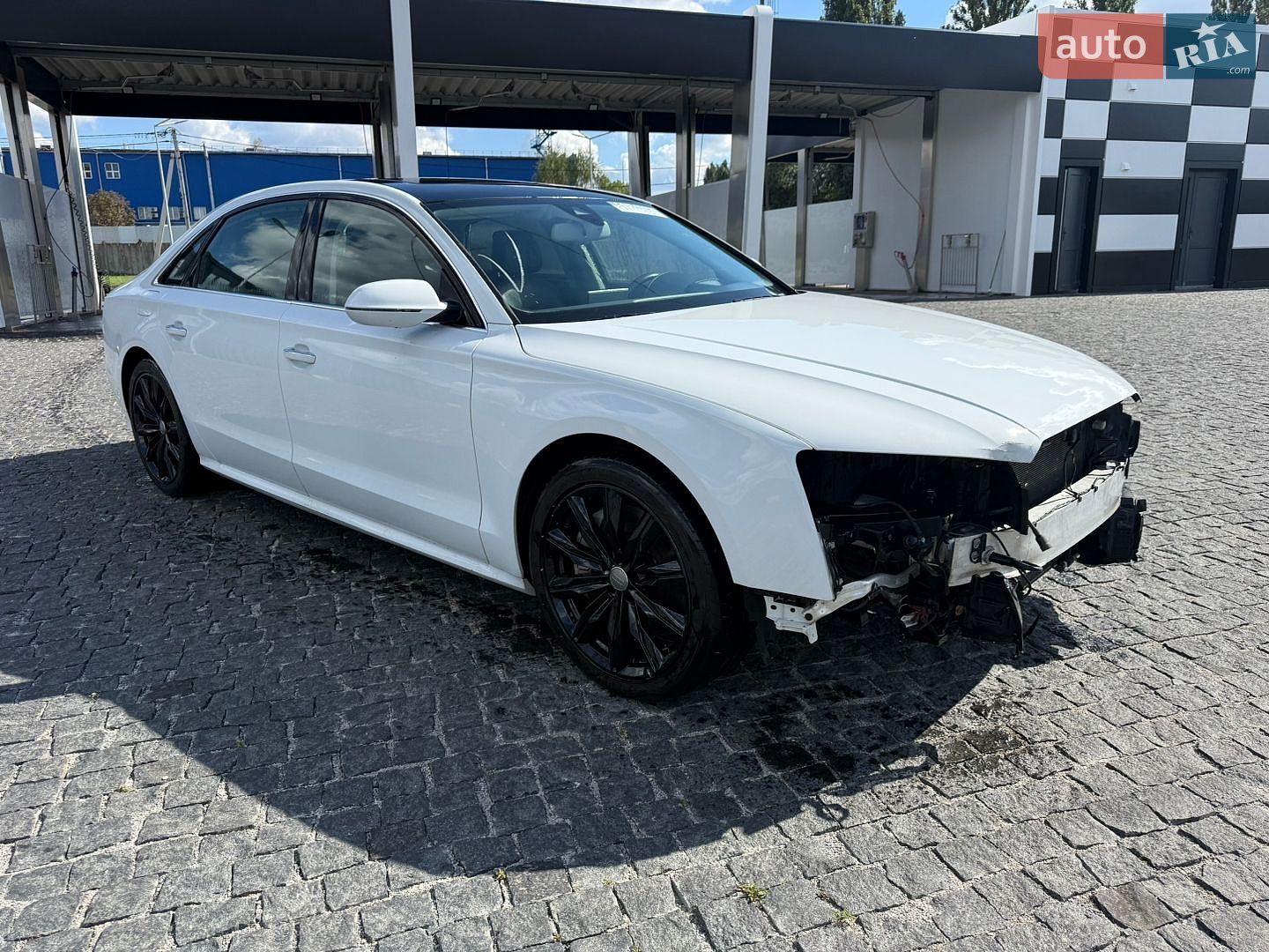 Audi A8 2017 VIN WAU44AFD6HN013868 фото оголошення 2 з 10