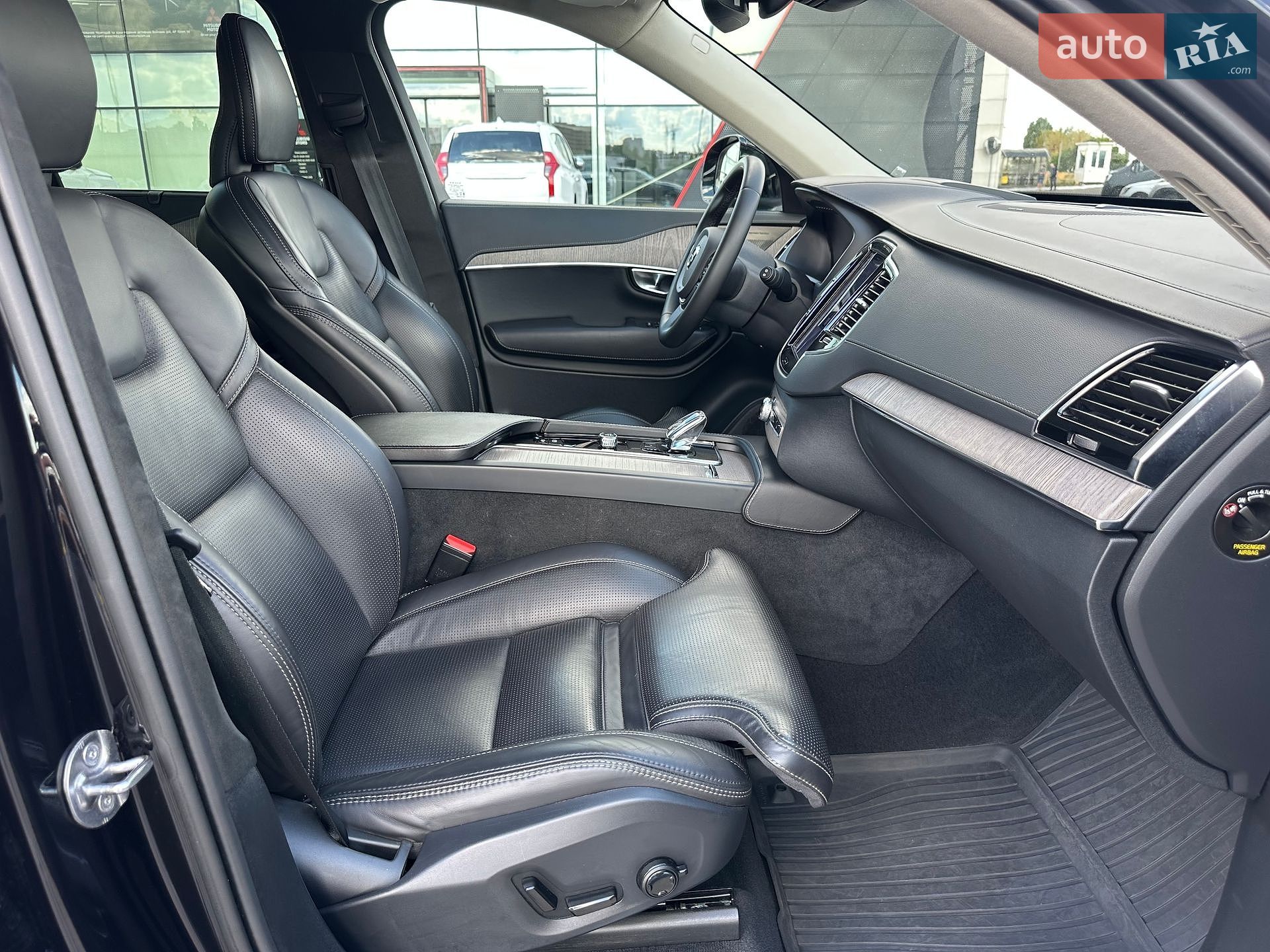 Volvo XC90 2022 VIN YV1LF06V3P1947580 фото оголошення 36 з 43