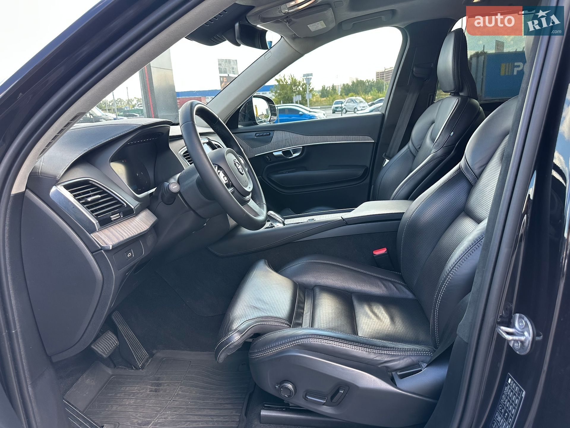 Volvo XC90 2022 VIN YV1LF06V3P1947580 фото оголошення 18 з 43
