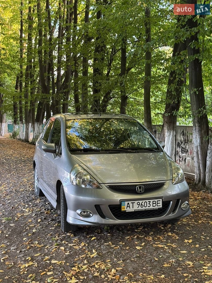Honda Jazz 2005 VIN JHMGD18905S231765 фото оголошення 2 з 8