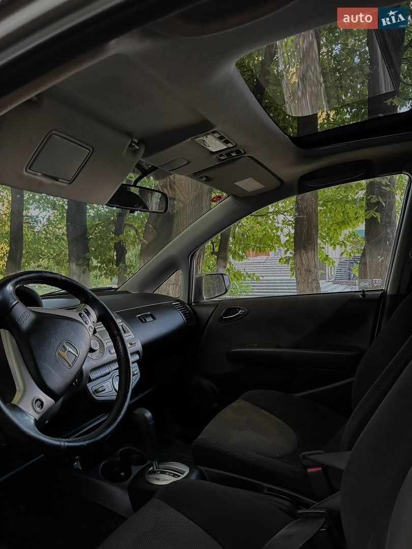 Honda Jazz 2005 VIN JHMGD18905S231765 фото оголошення 4 з 8