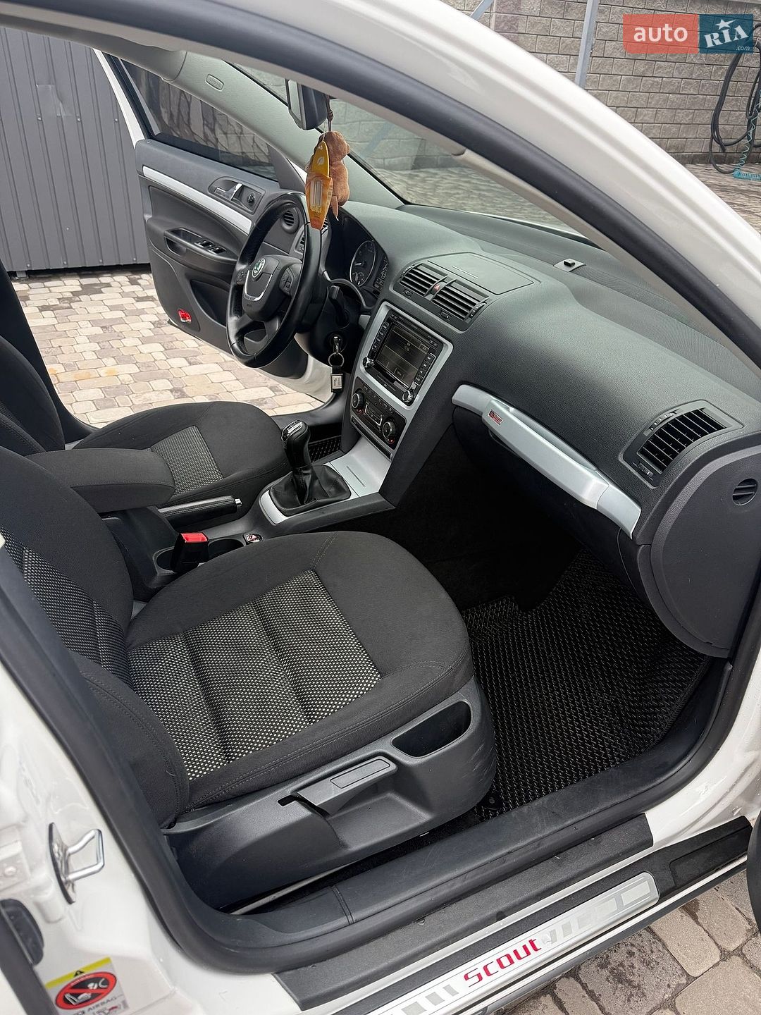 Skoda Octavia 2010 VIN TMBKK61Z7B2077524 фото оголошення 8 з 13