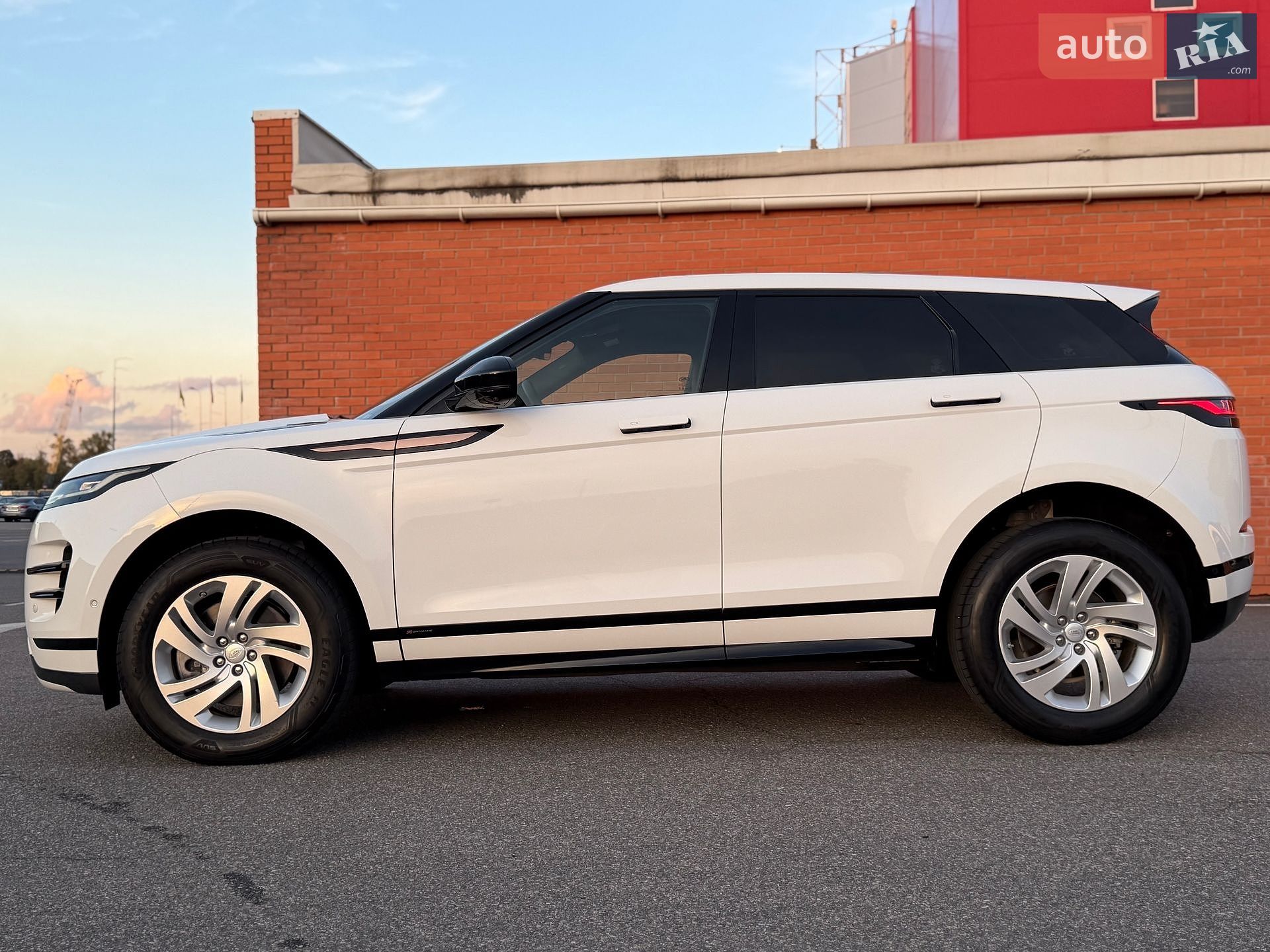 Land Rover Range Rover Evoque 2021 VIN SALZA2BN9MH130660 фото оголошення 11 з 83