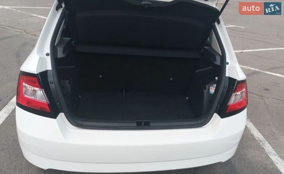 Skoda Fabia 2017 VIN TMBEB2NJ2JB500275 фото оголошення 8 з 14