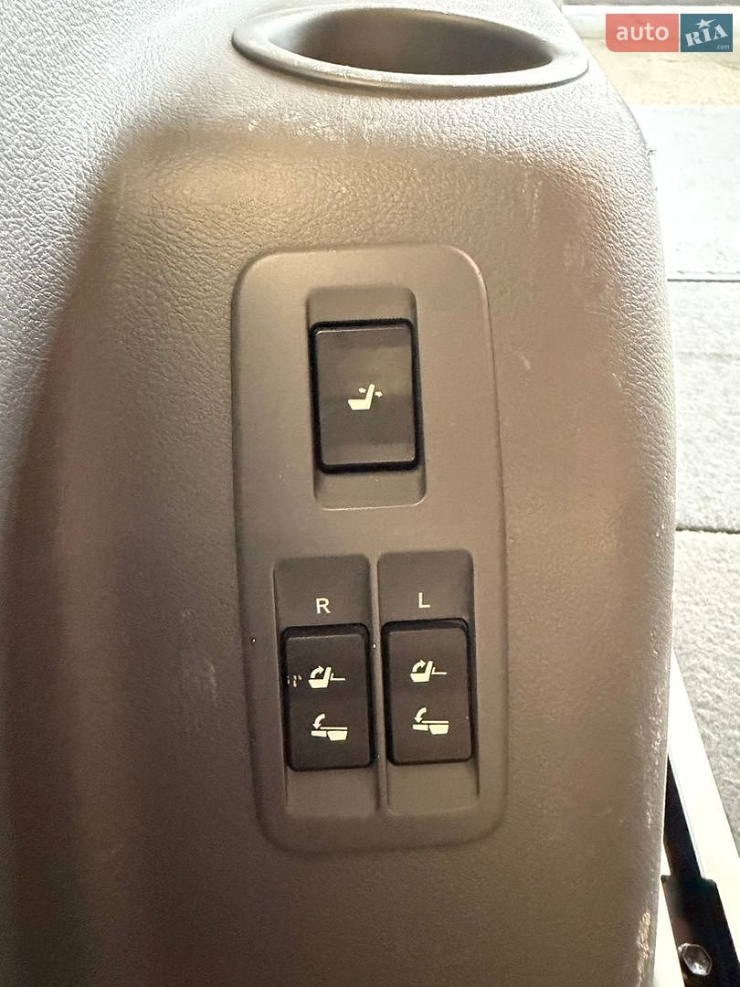 Toyota Land Cruiser Prado 2010 VIN JTEBH3FJ205009011 фото оголошення 26 з 35