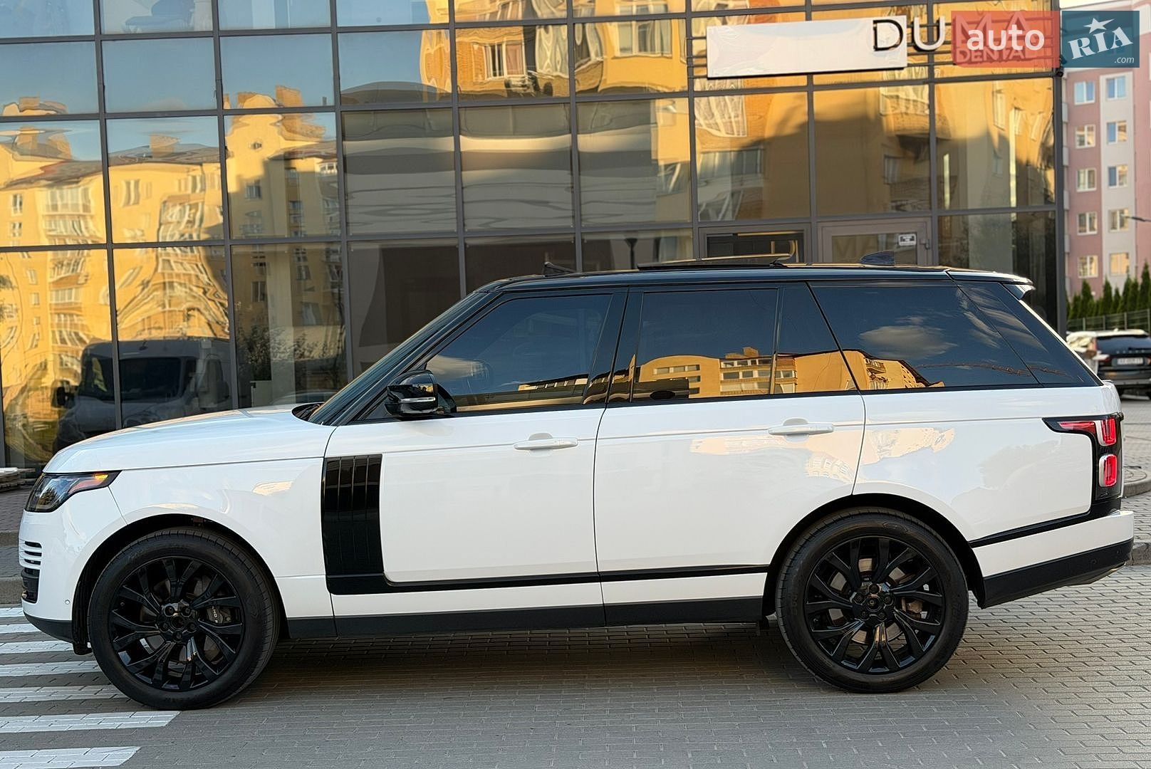 Land Rover Range Rover 2018 VIN SALGS2RE5JA393890 фото оголошення 4 з 23