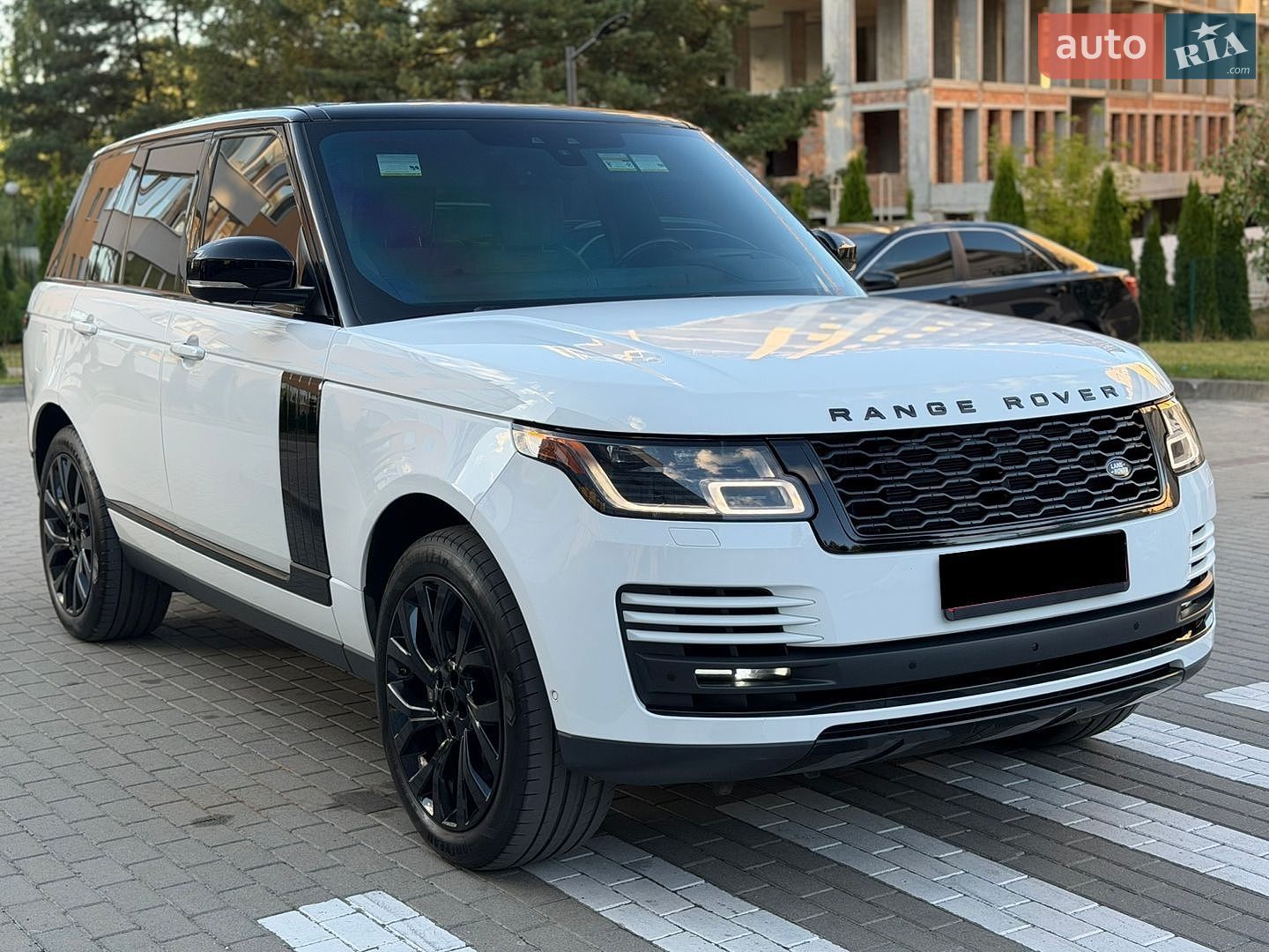 Land Rover Range Rover 2018 VIN SALGS2RE5JA393890 фото оголошення 9 з 23