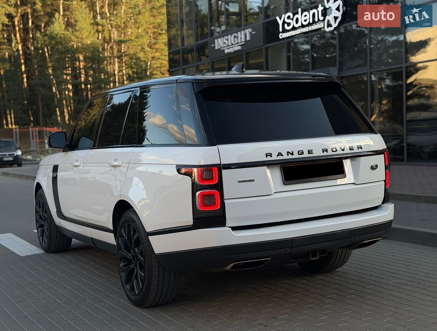Land Rover Range Rover 2018 VIN SALGS2RE5JA393890 фото оголошення 5 з 23