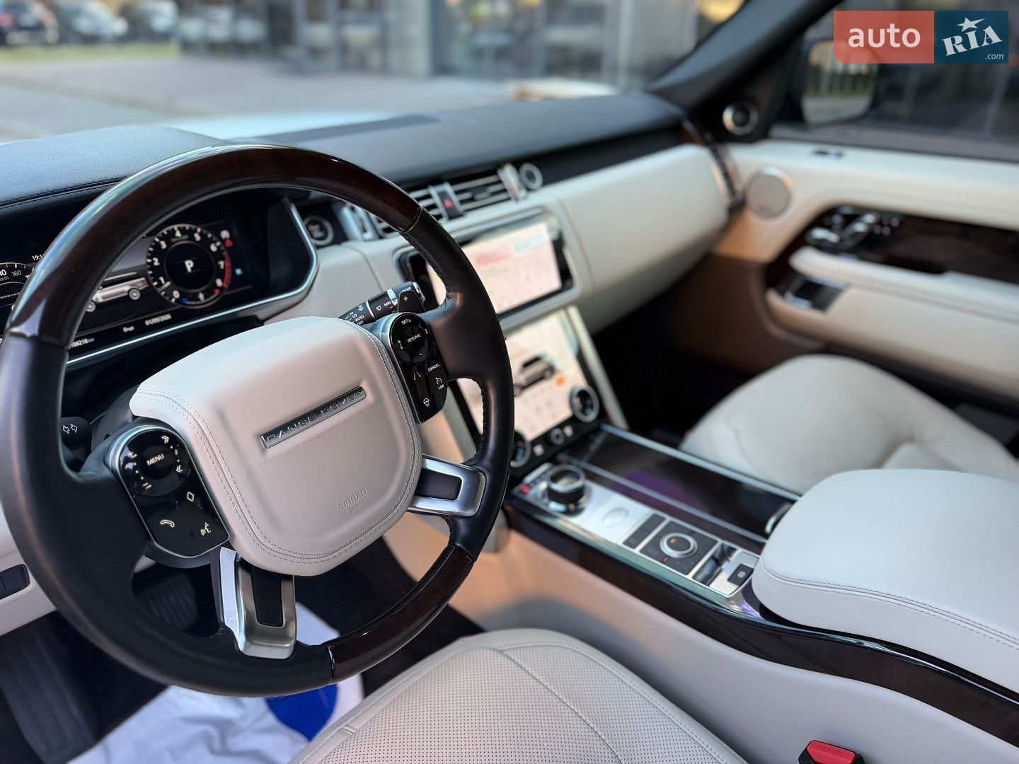 Land Rover Range Rover 2018 VIN SALGS2RE5JA393890 фото оголошення 3 з 23