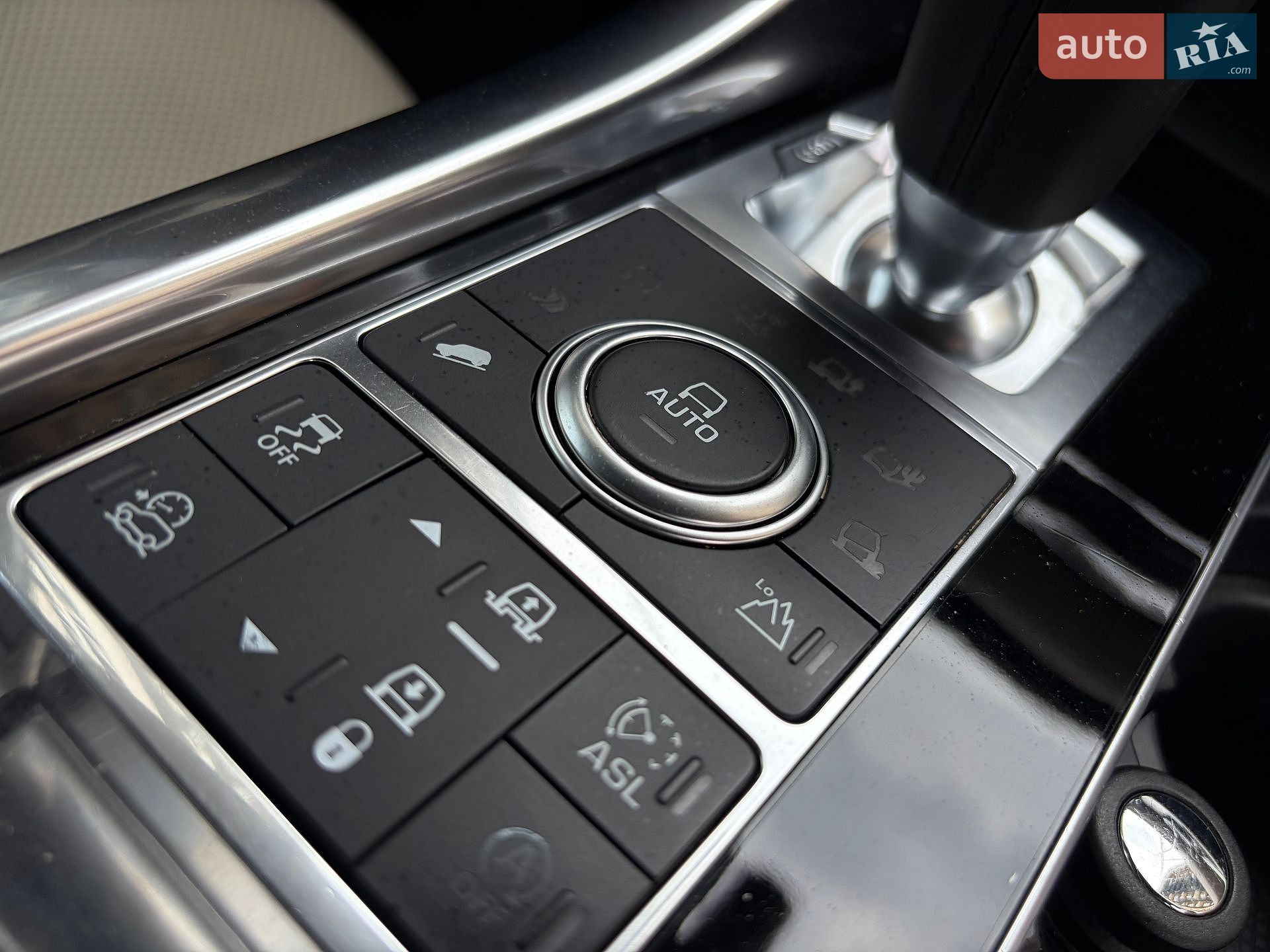 Land Rover Range Rover Sport 2015 VIN SALWA2JF8GA556611 фото оголошення 29 з 57