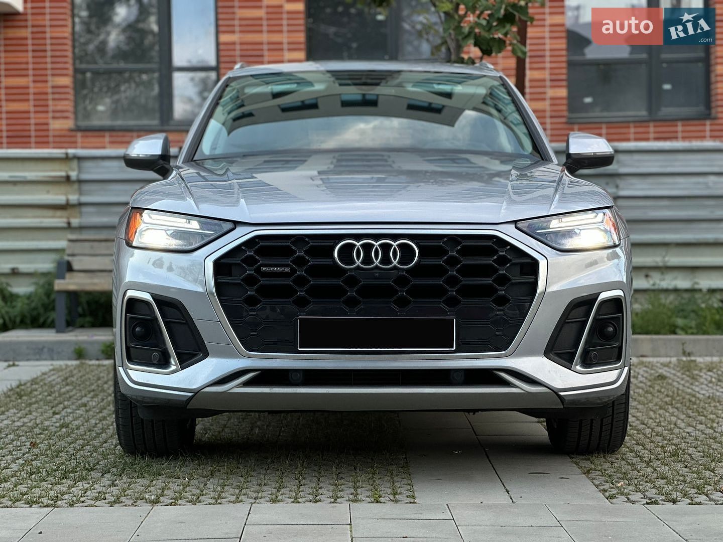Audi Q5 2022 VIN WA1EAAFY2N2114898 фото оголошення 16 з 100