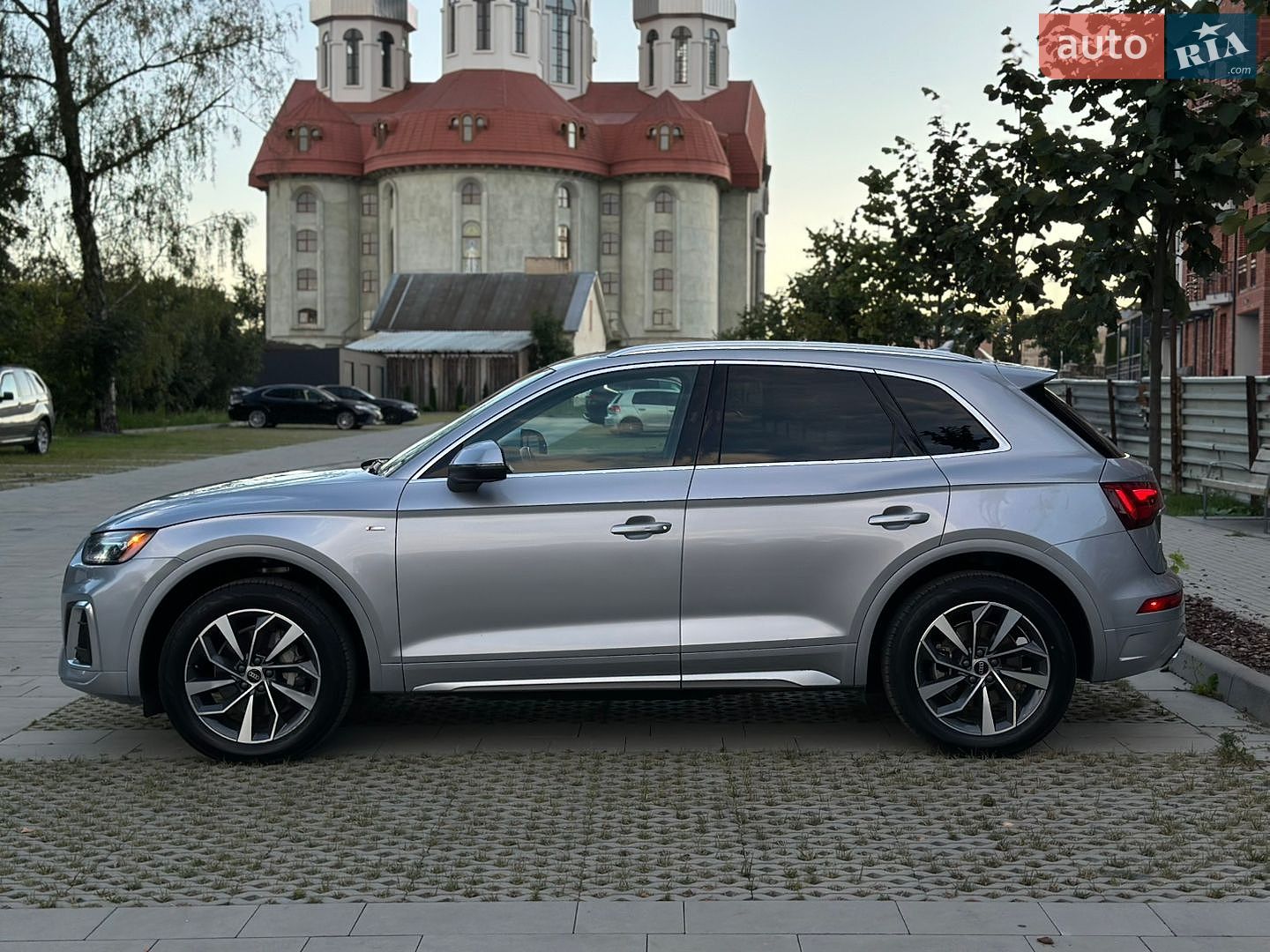 Audi Q5 2022 VIN WA1EAAFY2N2114898 фото оголошення 11 з 86