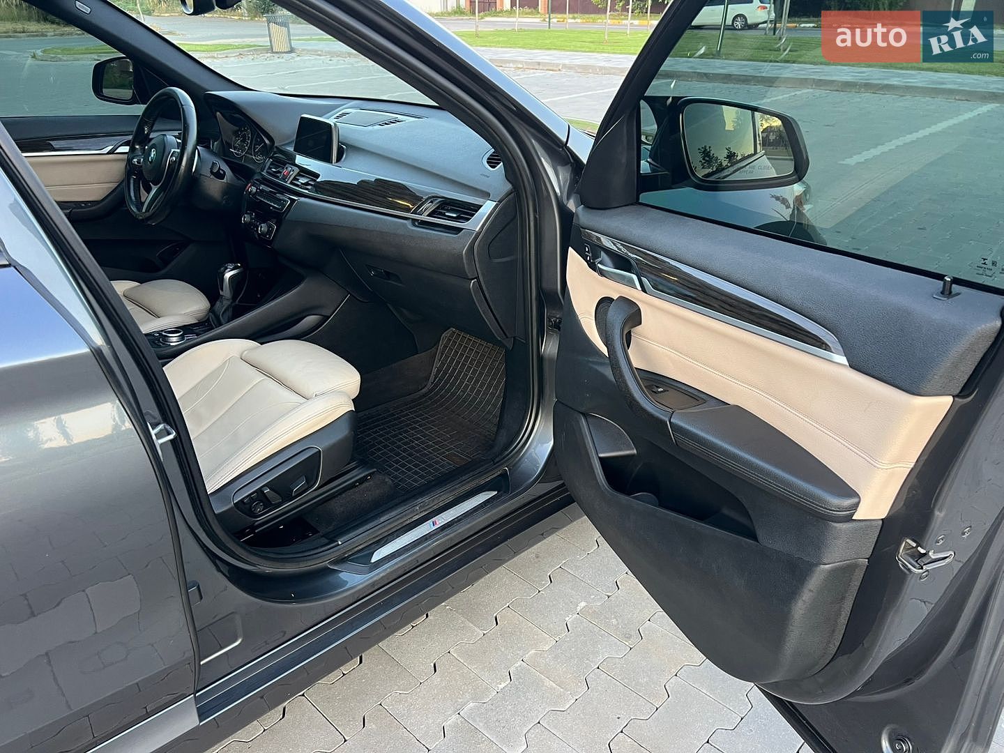 BMW X1 2017 VIN WBXHU7C36J5H43584 фото оголошення 11 з 18