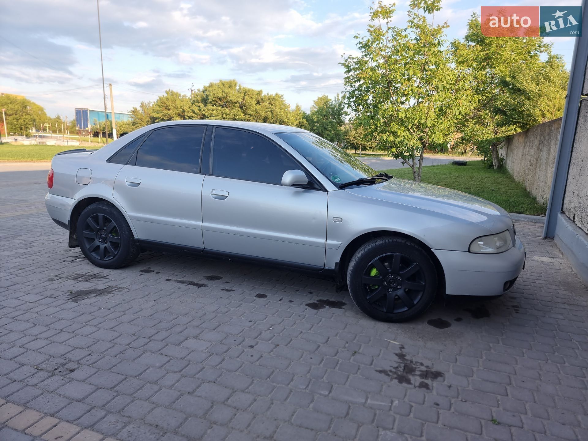 Audi A4 1999 VIN WAUZZZ8DZYA020088 фото оголошення 4 з 15