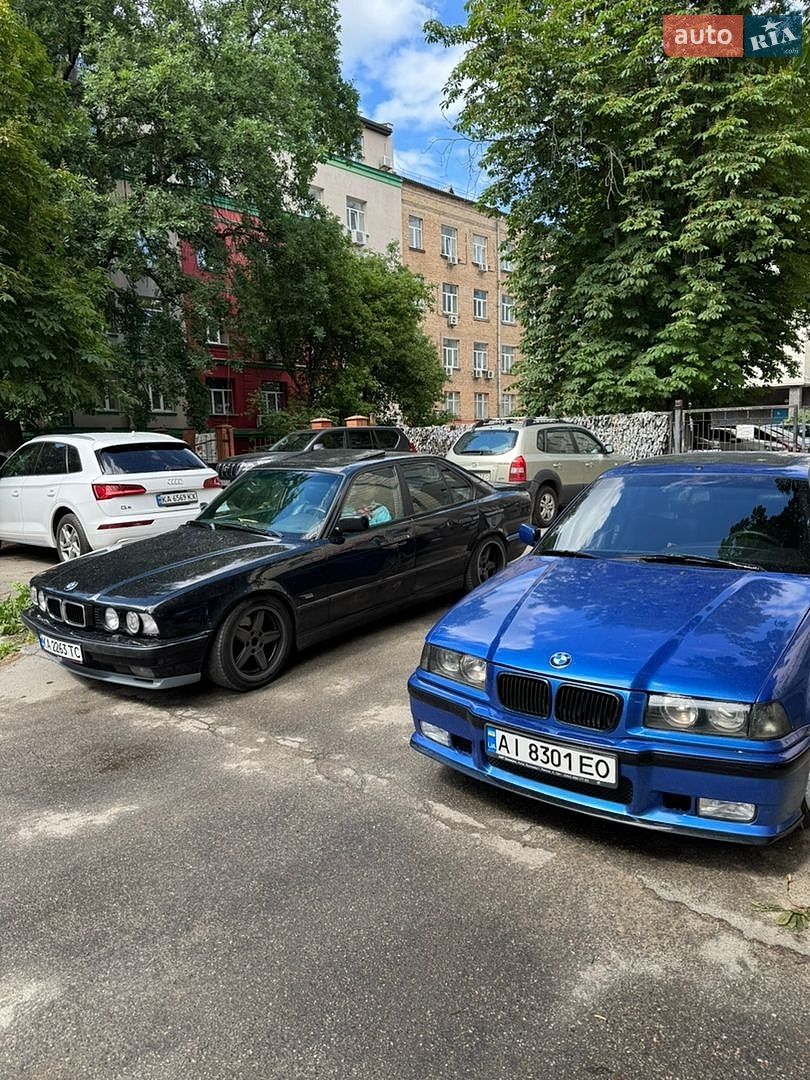 BMW 3 Series 1992 VIN WBACB31090FD75843 фото оголошення 2 з 11